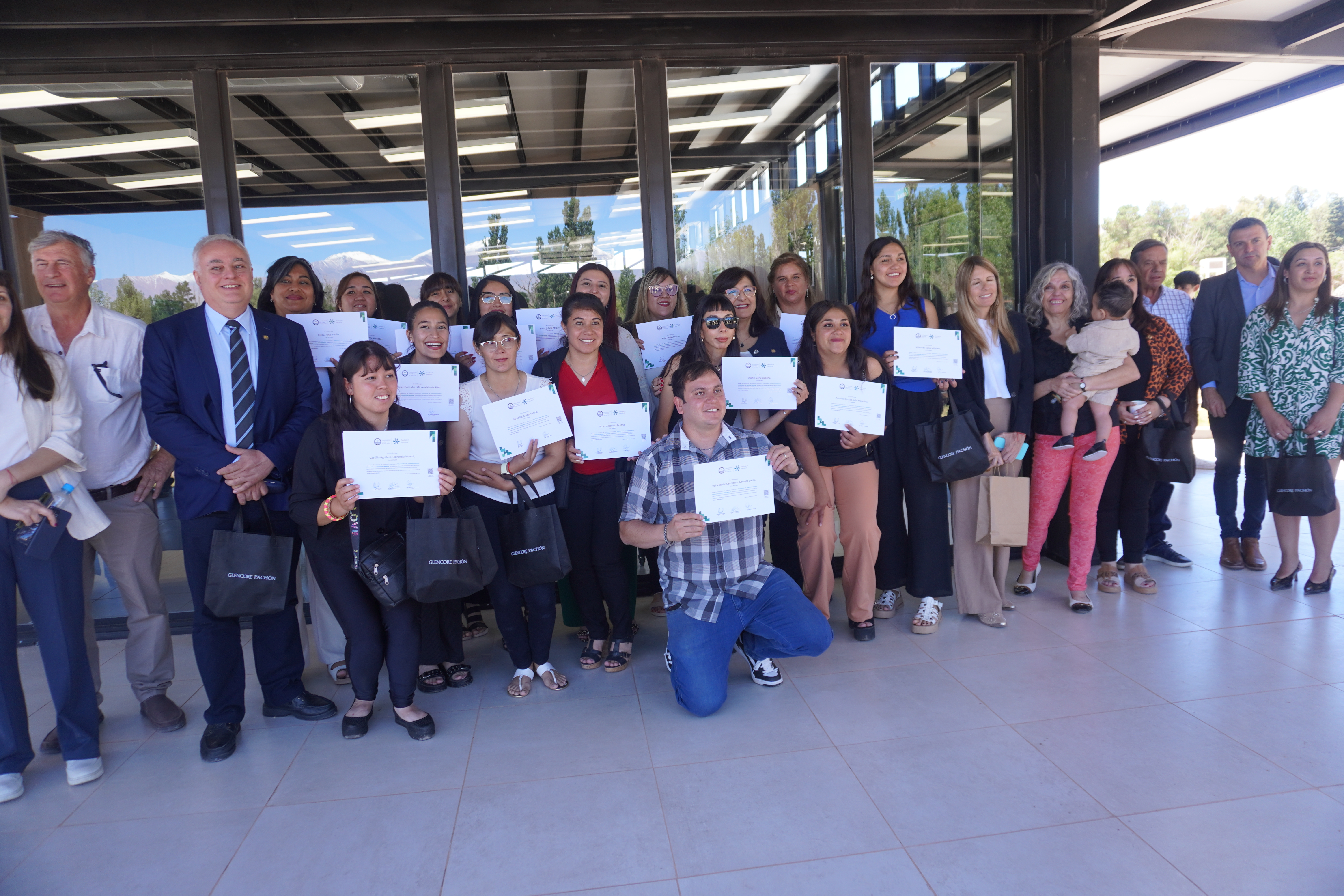 Se entregaron cuarenta y un certificados a diplomados del Departamento Calingasta