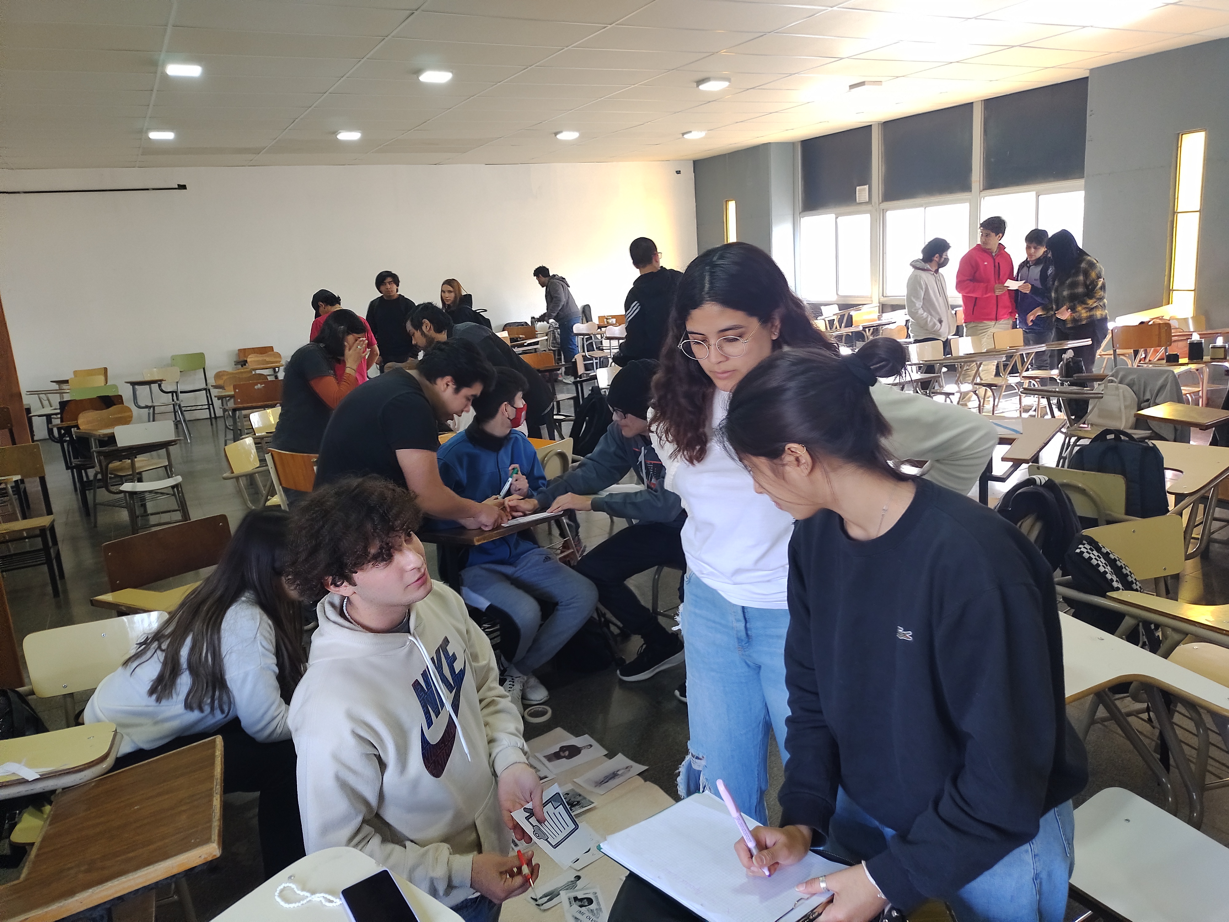 Encuentro de Tutoría Universitaria: estudiantes se reunieron con tutores pares y docentes para cerrar el semestre
