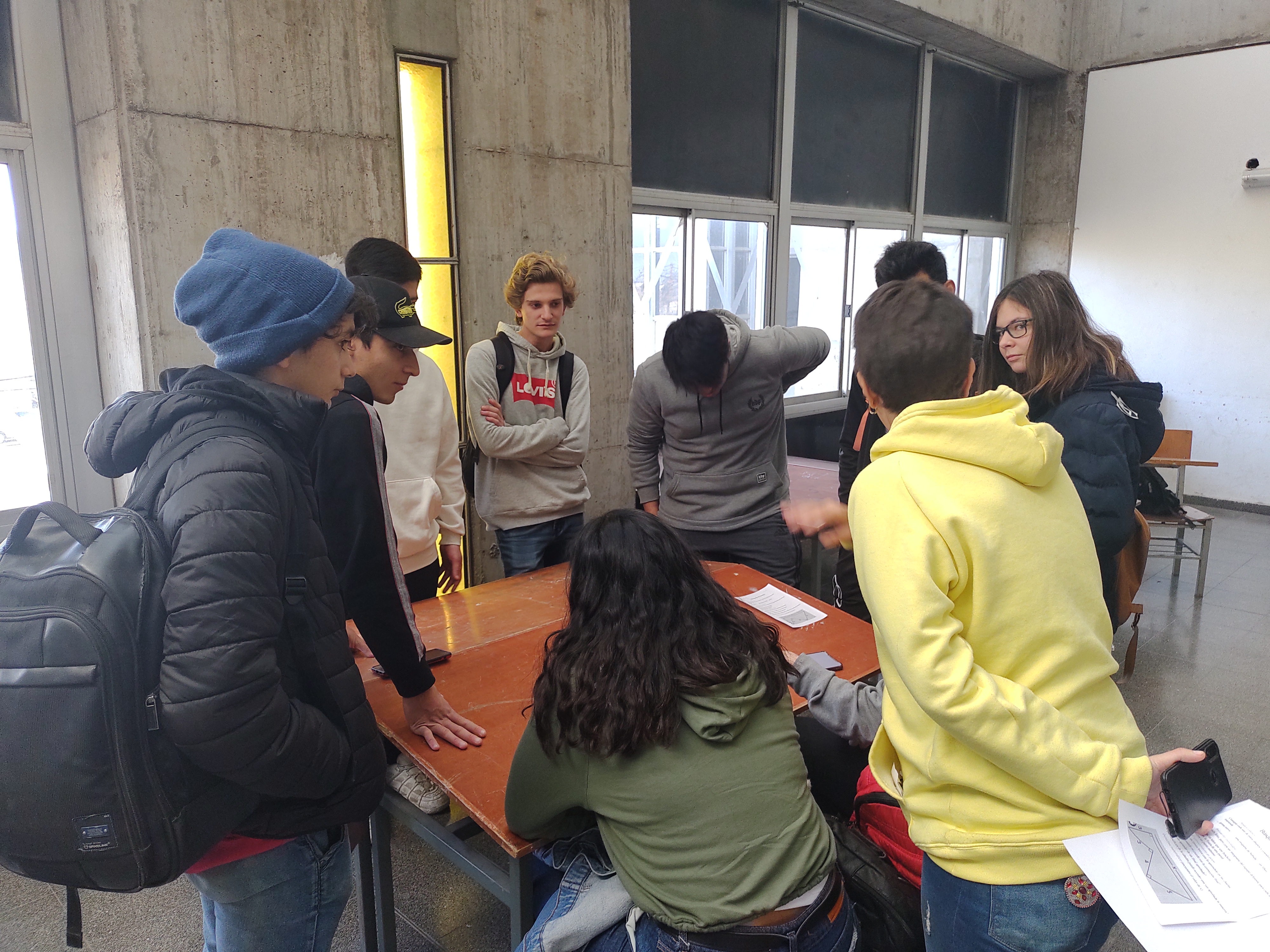 Encuentro de Tutoría Universitaria: estudiantes se reunieron con tutores pares y docentes para cerrar el semestre