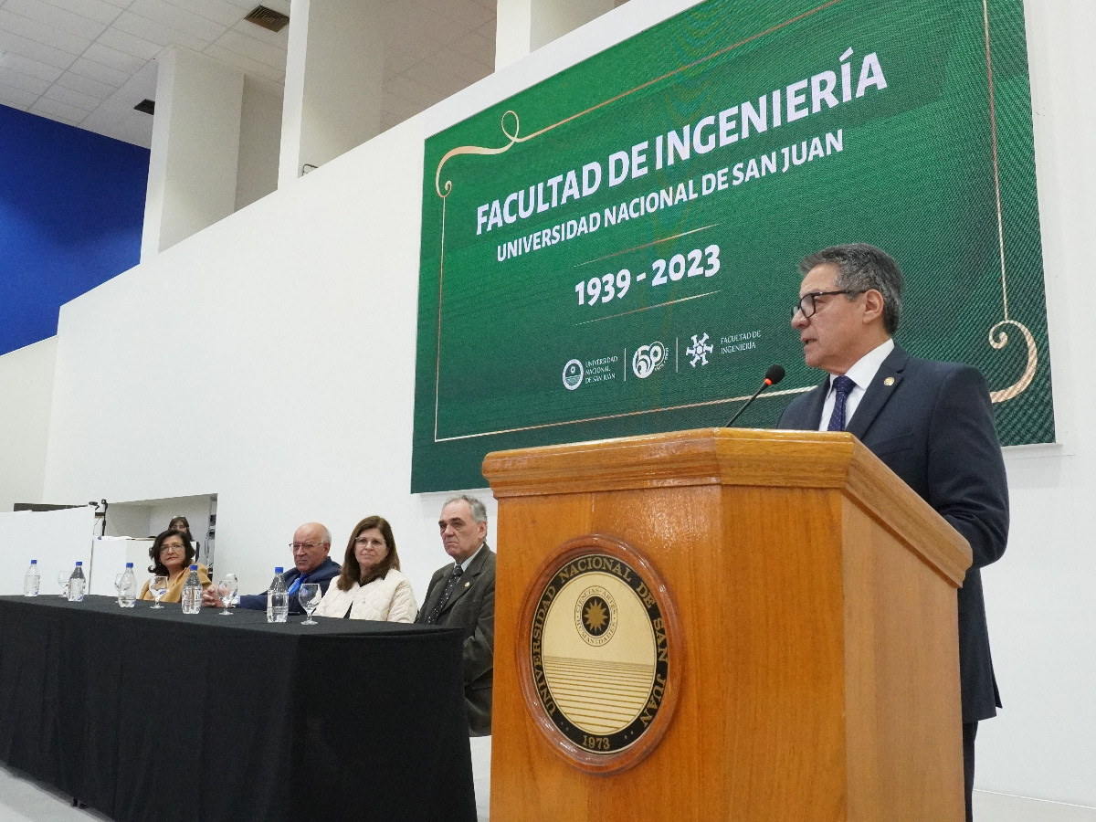 "En la Facultad de Ingeniería en sus aulas, laboratorios, pasillos y patios, desde hace muchos años construimos ciudadanía"