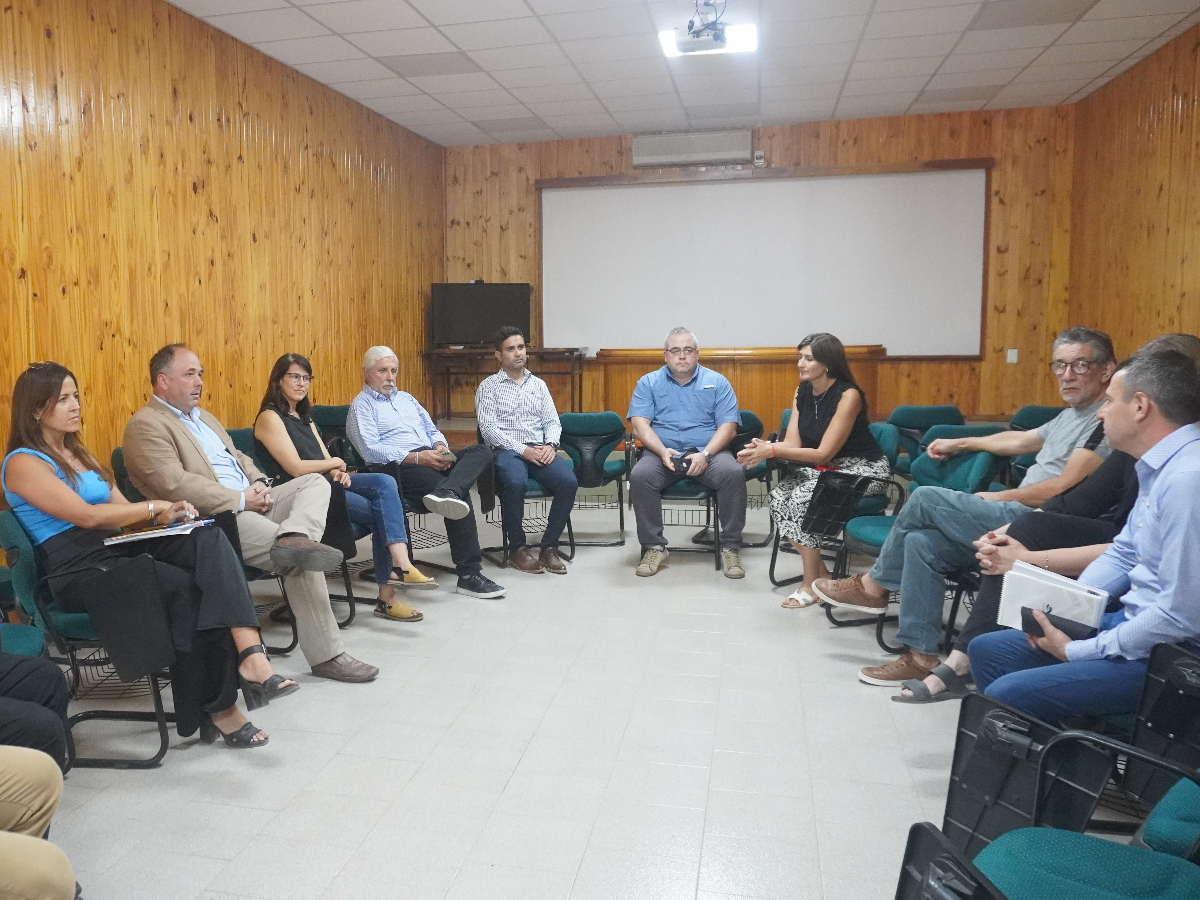 Autoridades de la Secretaría de Agricultura de la Provincia visitaron la Facultad de Ingeniería para acordar estrategias conjuntas