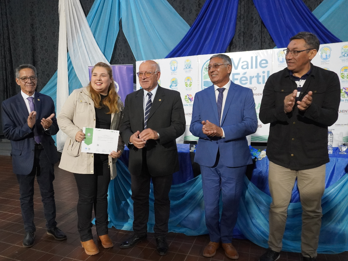 La FI, la UNSJ y la Municipalidad de Valle Fértil entregaron certificados de aprobación a diplomados en Gestión Ambiental