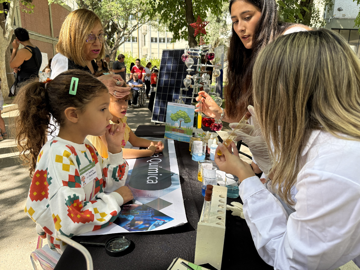 Niñas y adolescentes sanjuaninas fueron científicas por un día en la FI