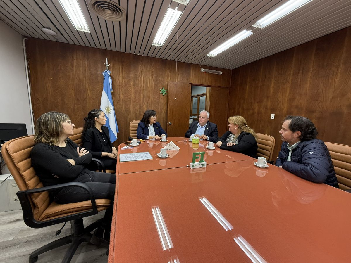 La Facultad de Ingeniería firmó actas acuerdo con escuelas de nivel secundario