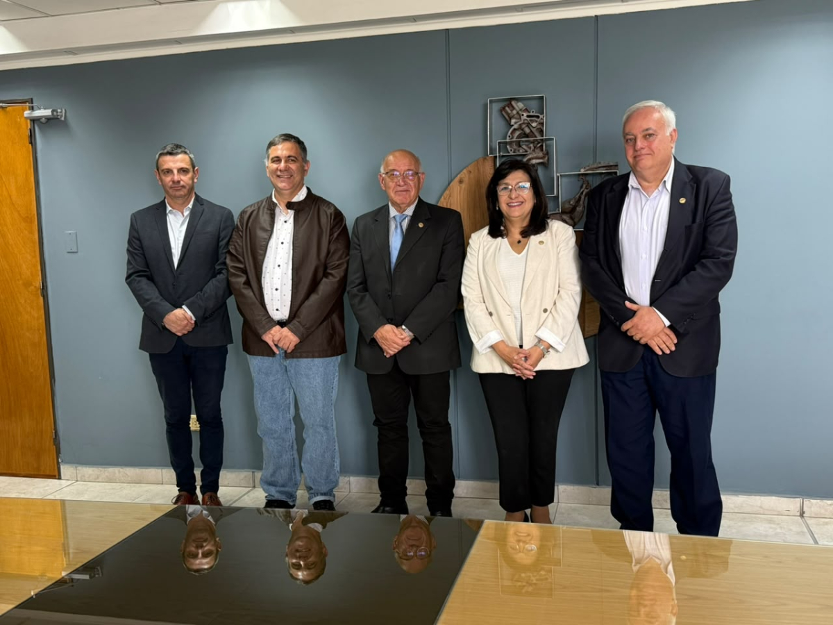 La Facultad de Ingeniería avanza en una alianza con la Universidad Nacional de Lomas de Zamora para fortalecer la formación académica