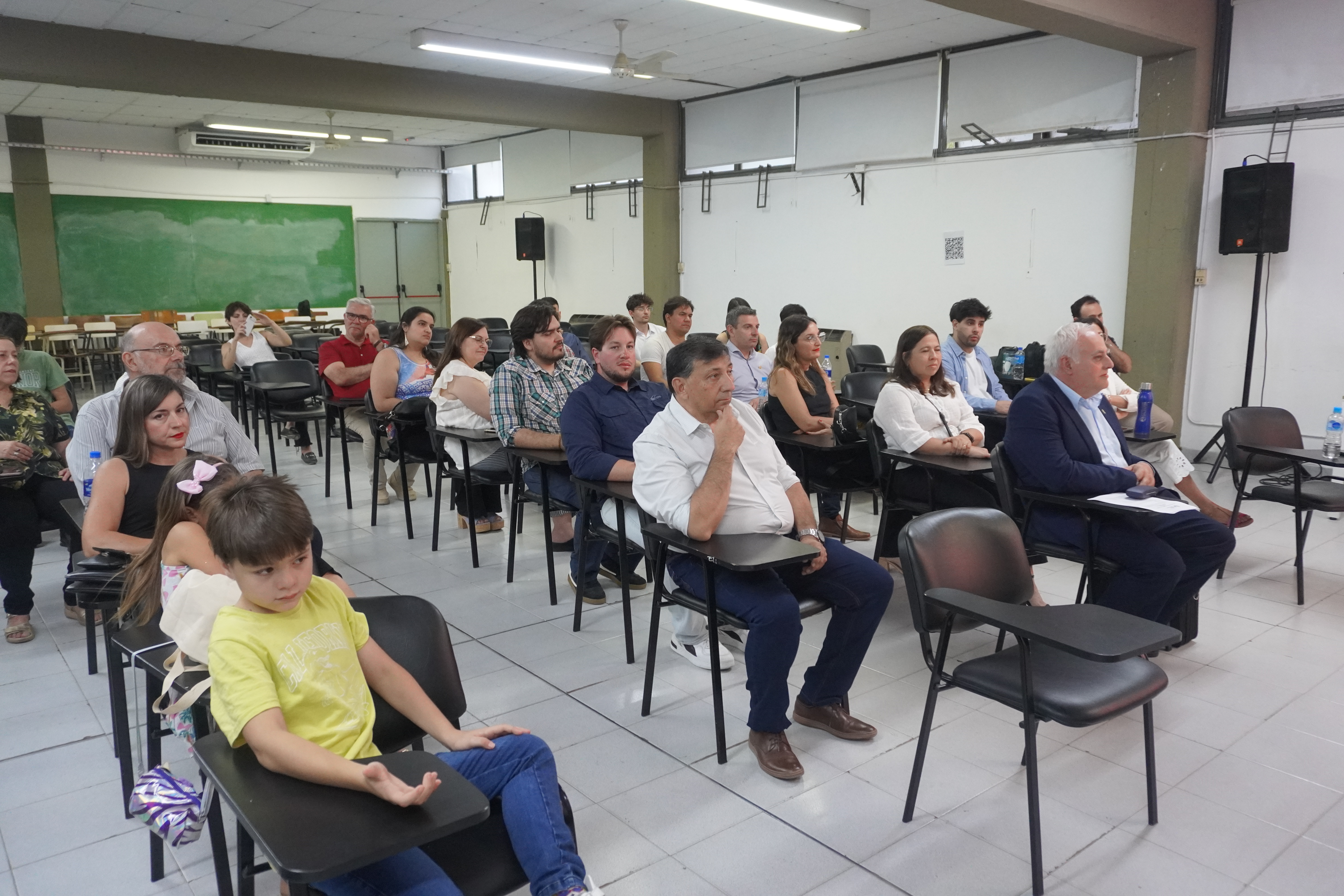 Estudiantes, egresados e investigadores de la FI presentaron sus proyectos finales del Programa Ingeniería Verde 2025