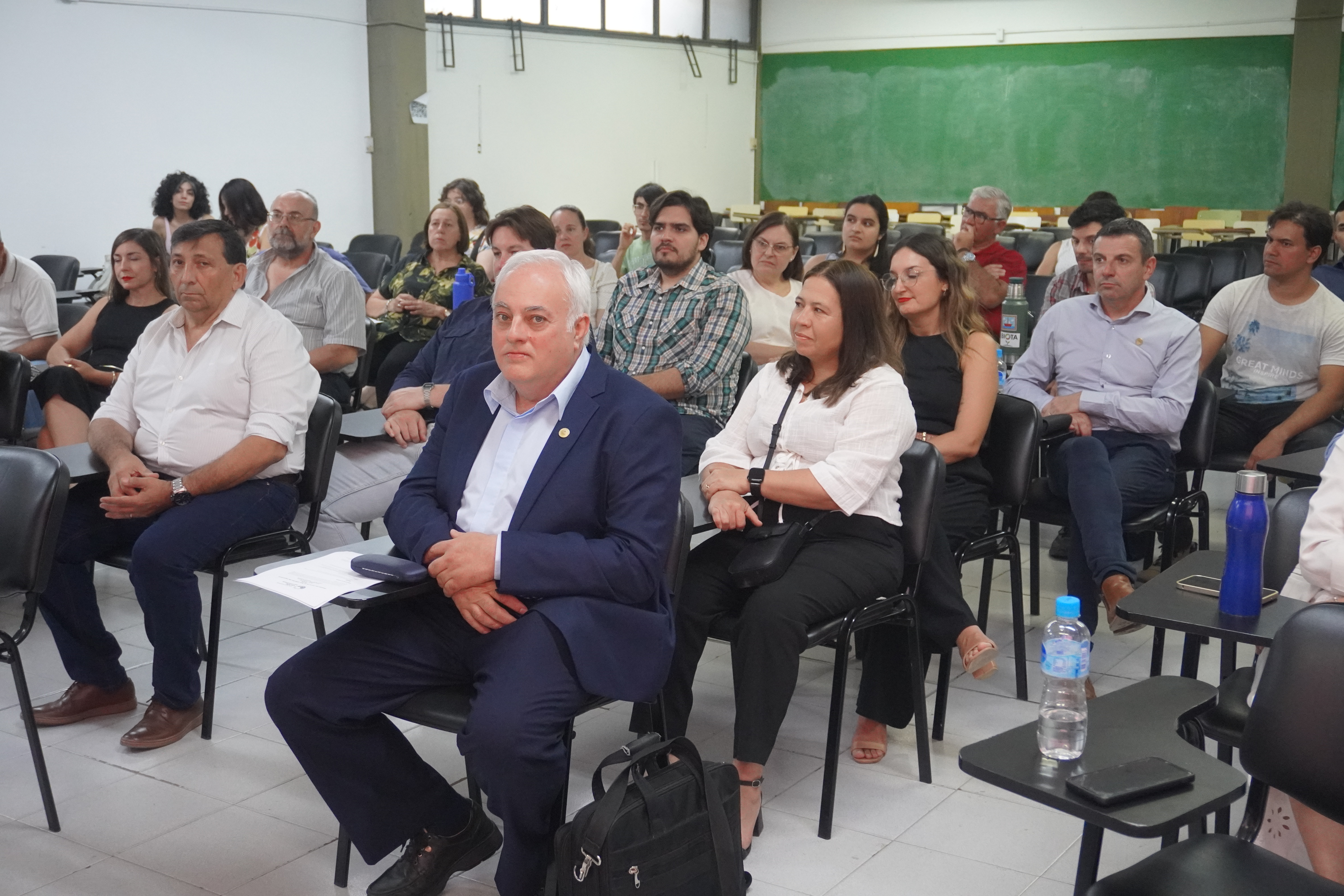 Estudiantes, egresados e investigadores de la FI presentaron sus proyectos finales del Programa Ingeniería Verde 2025