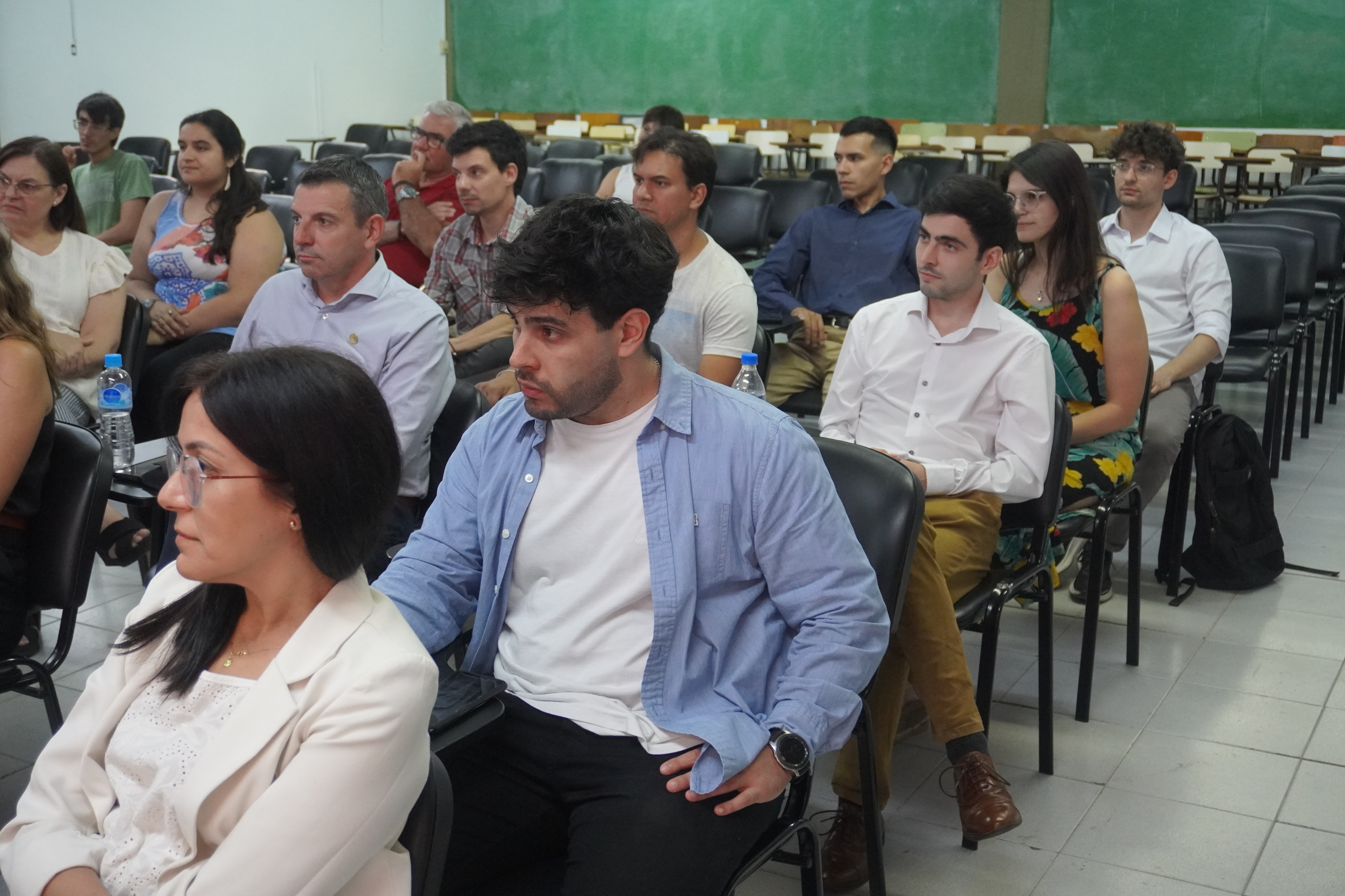 Estudiantes, egresados e investigadores de la FI presentaron sus proyectos finales del Programa Ingeniería Verde 2025