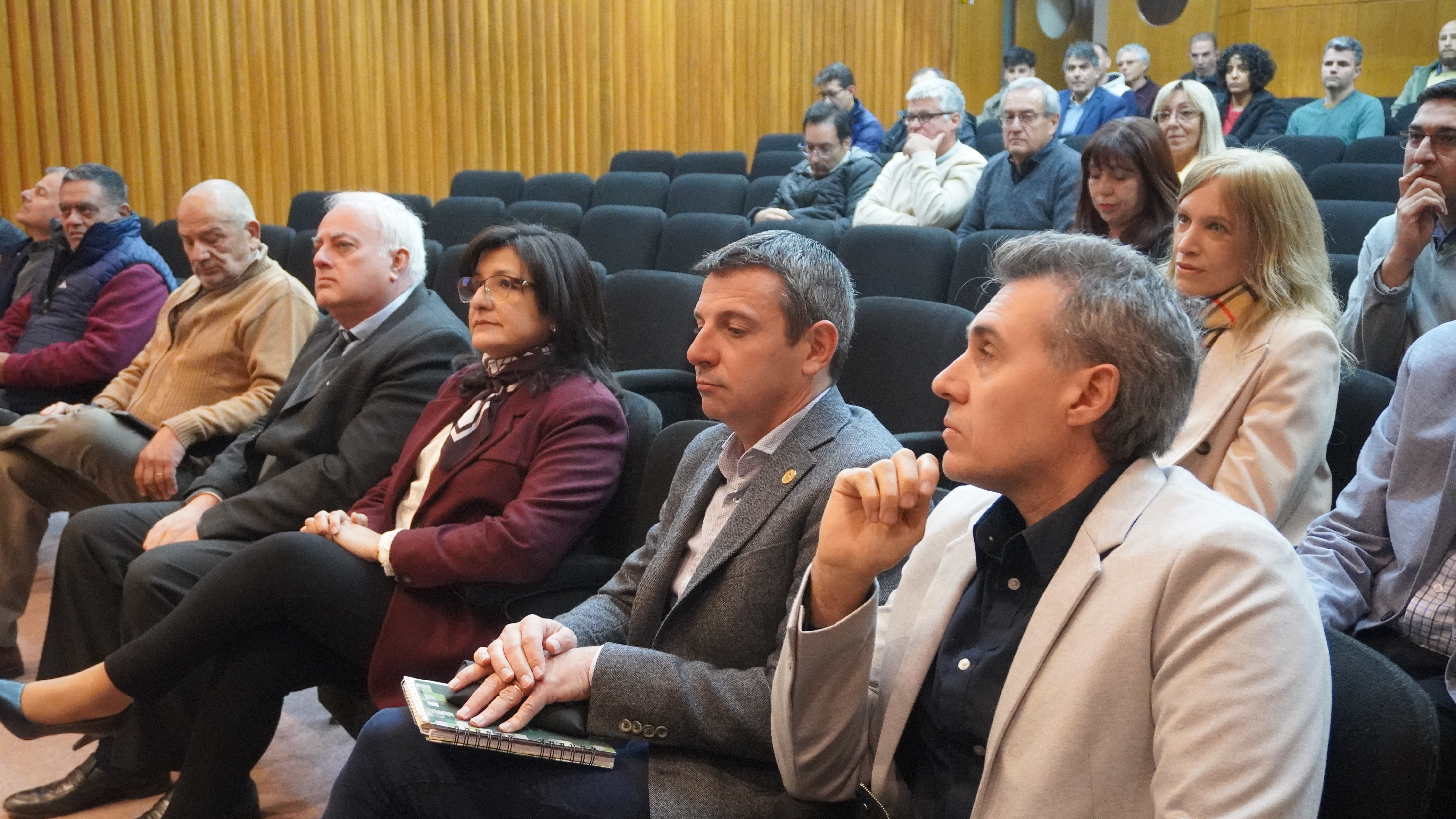 Los institutos de la FI mostraron sus investigaciones, proyectos y servicios a referentes de la industria local