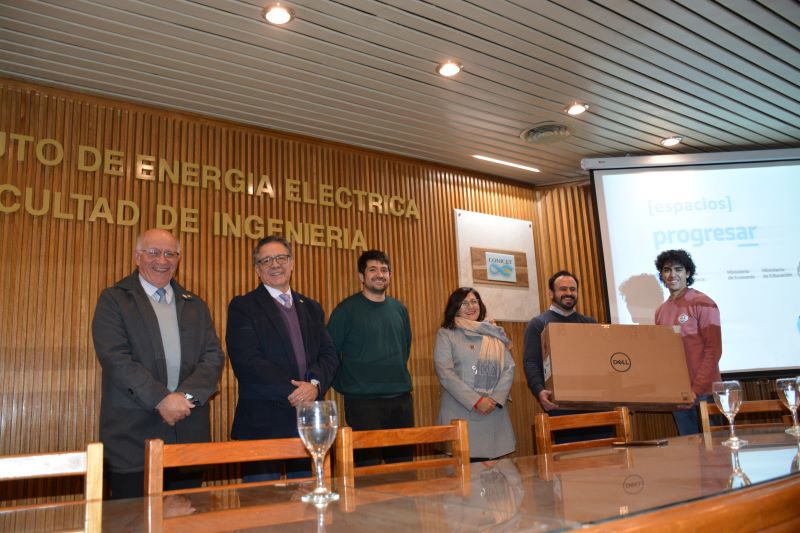 Autoridades de la UNSJ y de la FI entregaron equipamiento informático a las Asociaciones Astudiantiles y Centro de Estudiantes