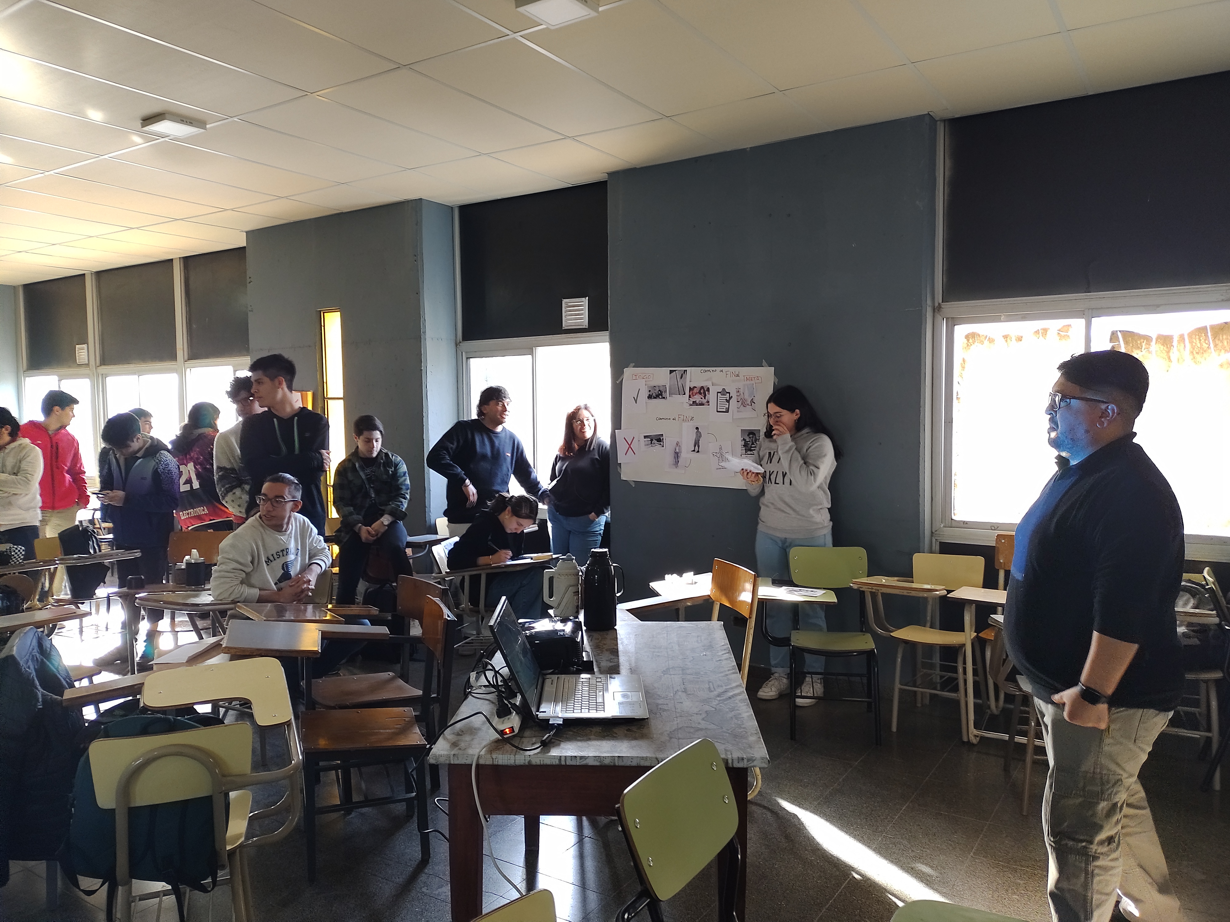 Encuentro de Tutoría Universitaria: estudiantes se reunieron con tutores pares y docentes para cerrar el semestre