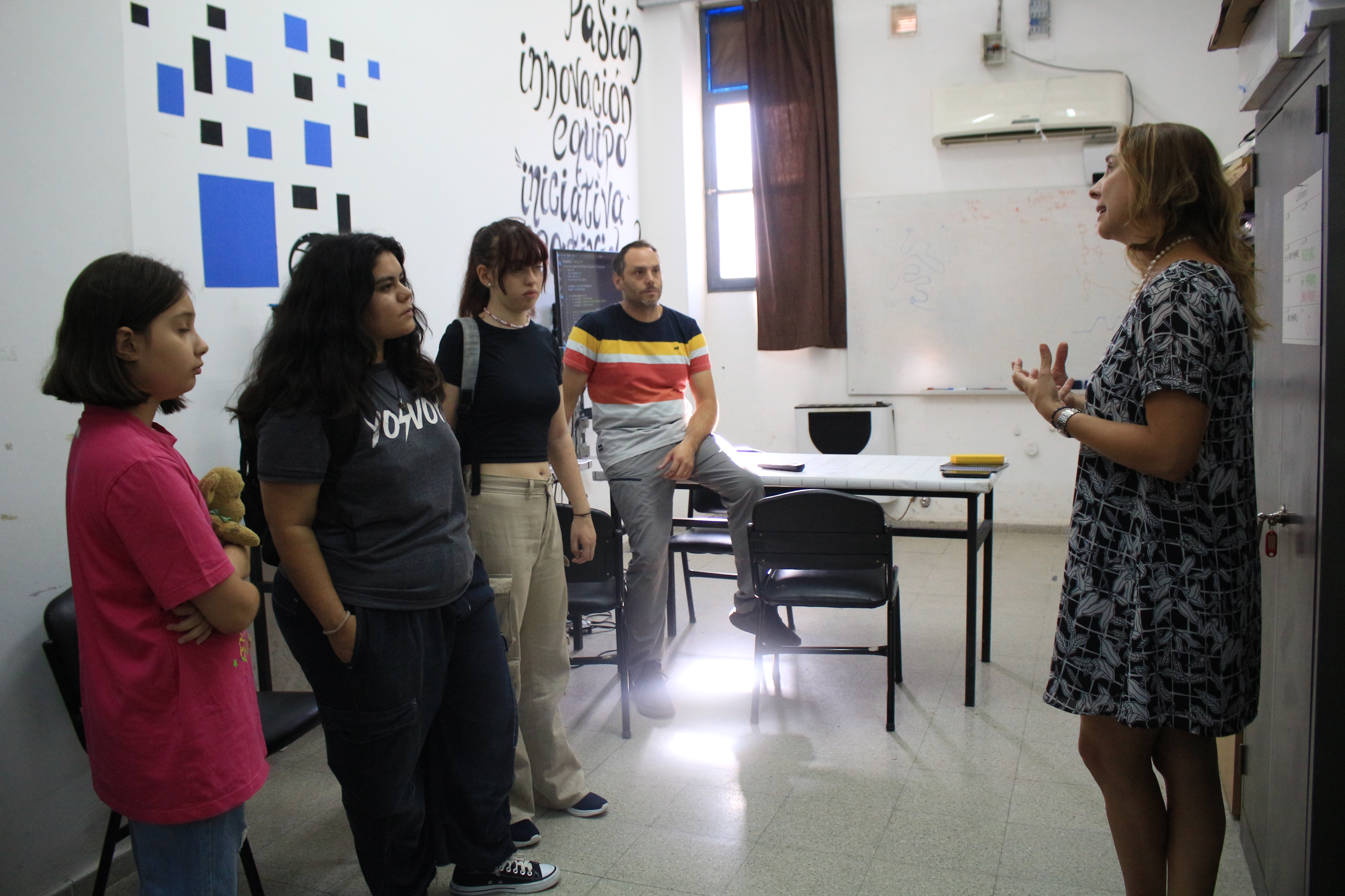 Niñas y adolescentes sanjuaninas visitaron laboratorios de la Facultad de Ingeniería