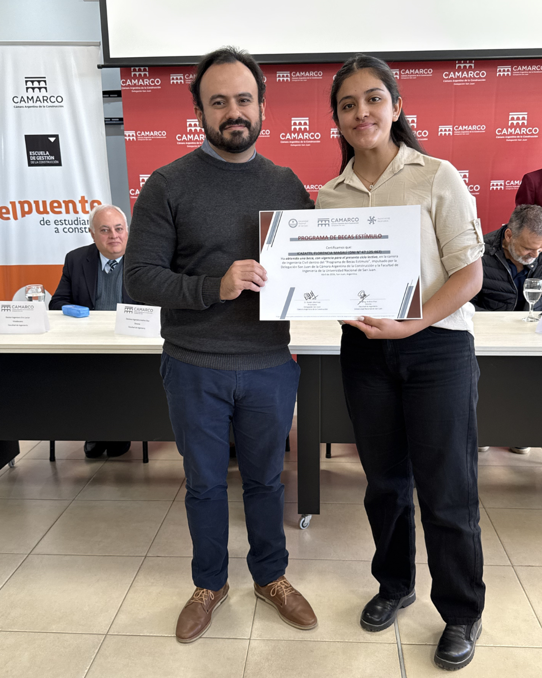 Renovación y entrega de Becas Estímulo 2026 de la CAMARCO para estudiantes de Ingeniería Civil de la FI