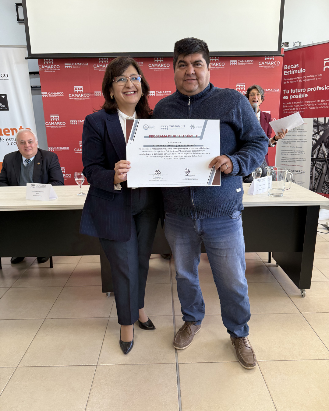 Renovación y entrega de Becas Estímulo 2026 de la CAMARCO para estudiantes de Ingeniería Civil de la FI