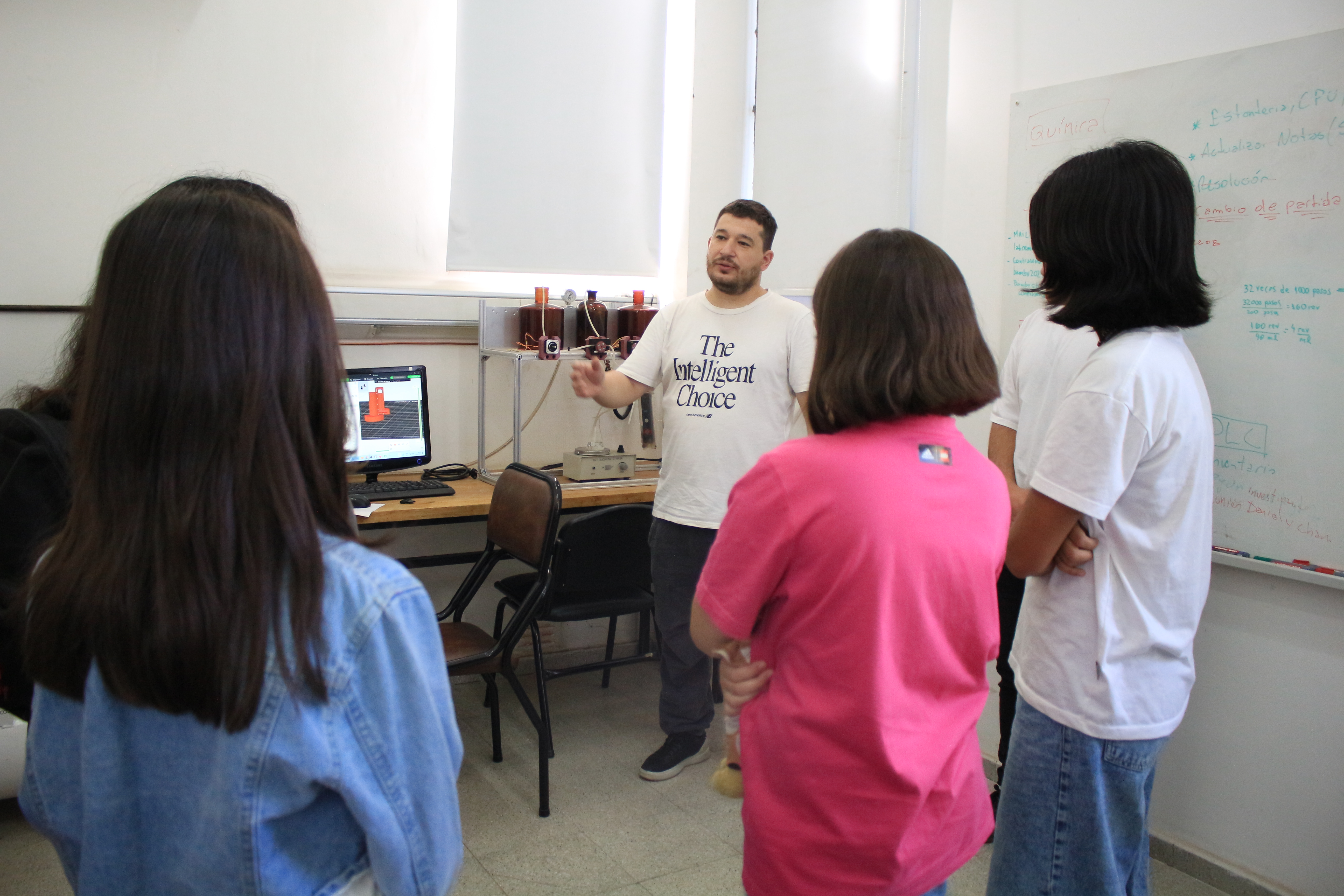 Niñas y adolescentes sanjuaninas visitaron laboratorios de la Facultad de Ingeniería