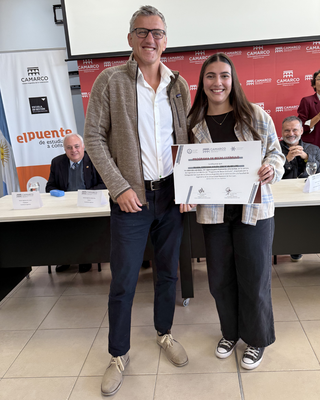 Renovación y entrega de Becas Estímulo 2026 de la CAMARCO para estudiantes de Ingeniería Civil de la FI