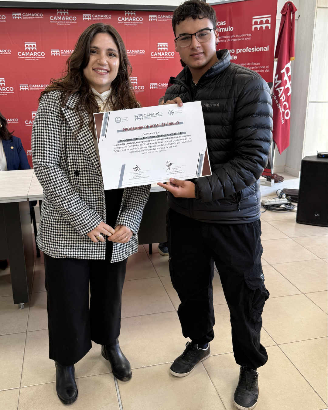 Renovación y entrega de Becas Estímulo 2026 de la CAMARCO para estudiantes de Ingeniería Civil de la FI
