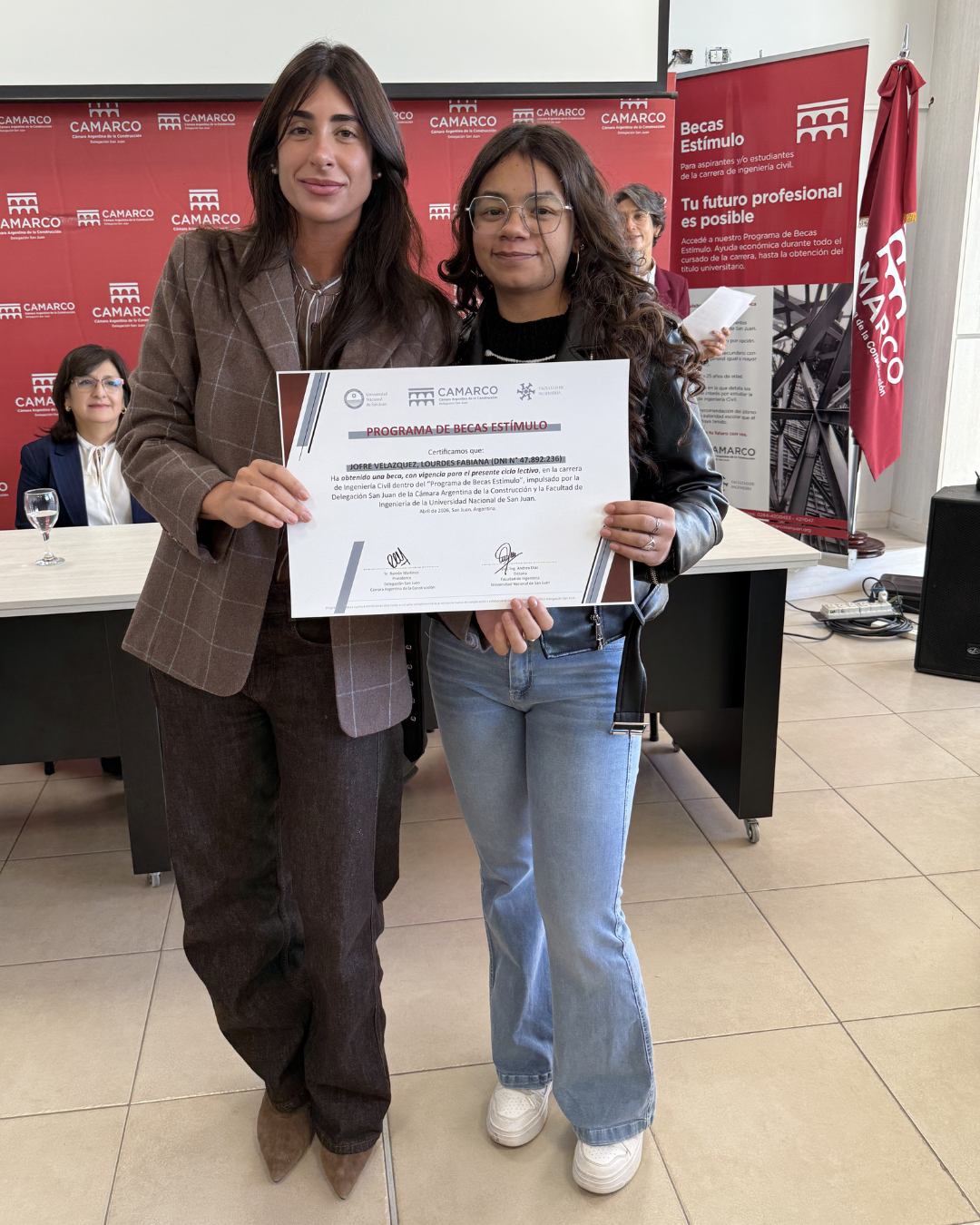 Renovación y entrega de Becas Estímulo 2026 de la CAMARCO para estudiantes de Ingeniería Civil de la FI