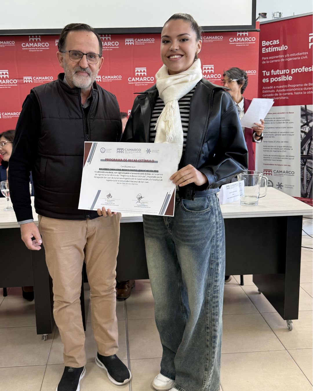 Renovación y entrega de Becas Estímulo 2026 de la CAMARCO para estudiantes de Ingeniería Civil de la FI