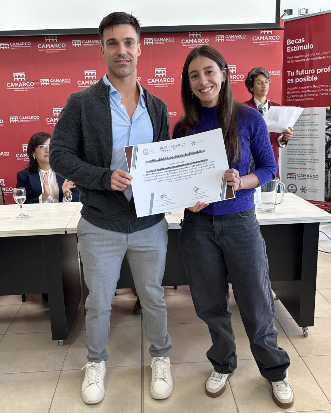 Renovación y entrega de Becas Estímulo 2026 de la CAMARCO para estudiantes de Ingeniería Civil de la FI
