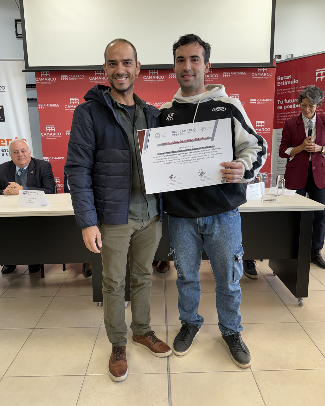 Renovación y entrega de Becas Estímulo 2026 de la CAMARCO para estudiantes de Ingeniería Civil de la FI