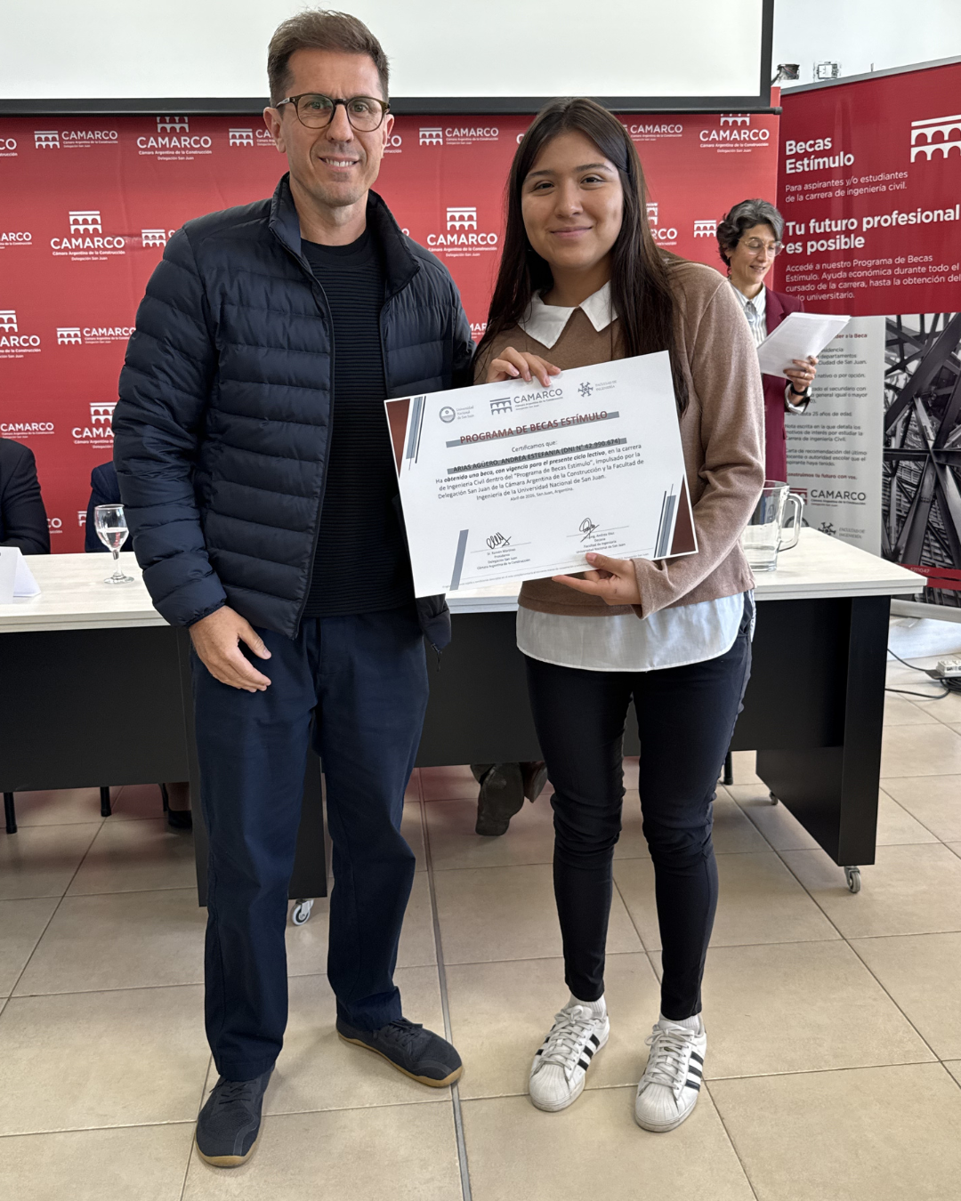 Renovación y entrega de Becas Estímulo 2026 de la CAMARCO para estudiantes de Ingeniería Civil de la FI