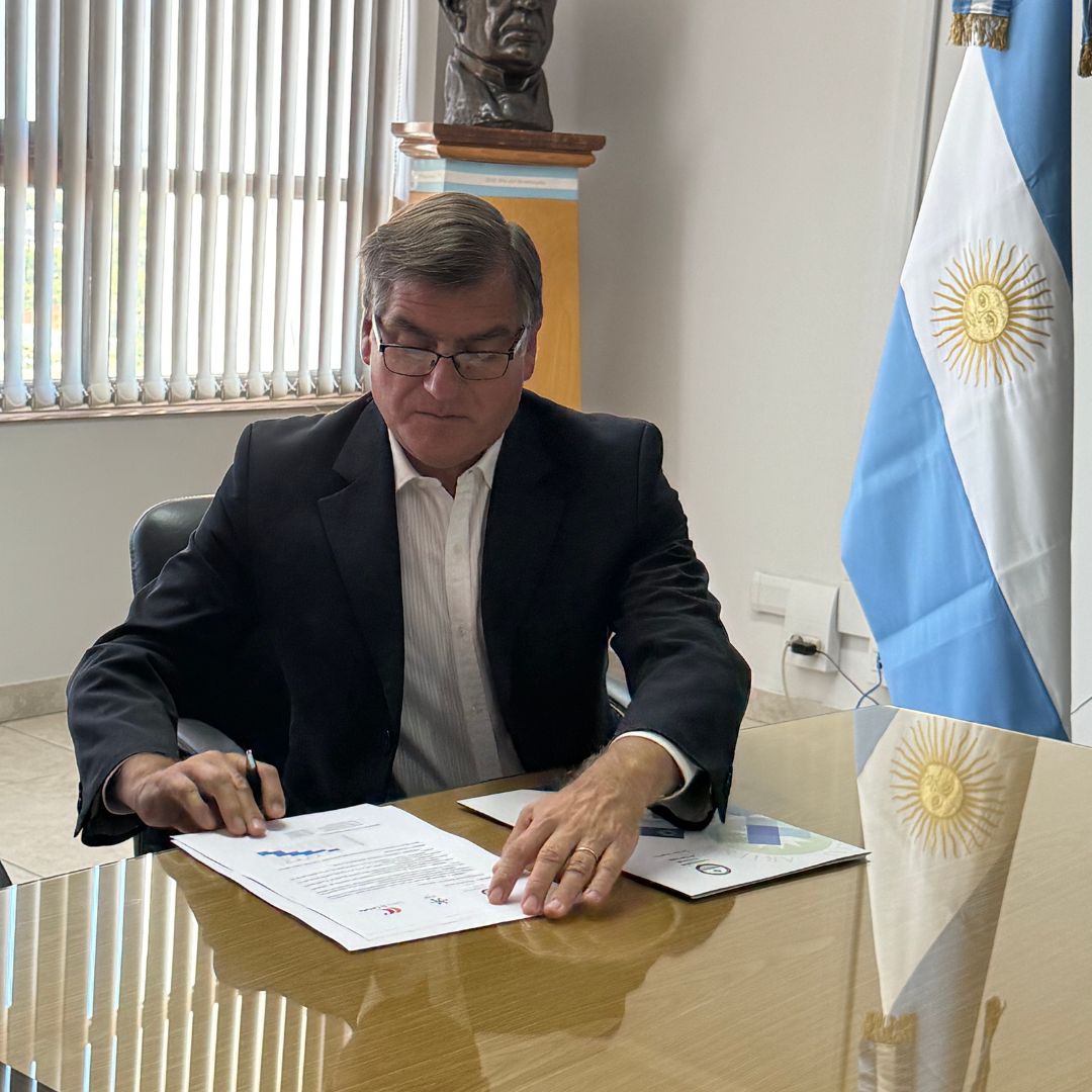 La Facultad de Ingeniería y la Clínica El Castaño avanzan en cooperación tecnológica aplicada a la salud