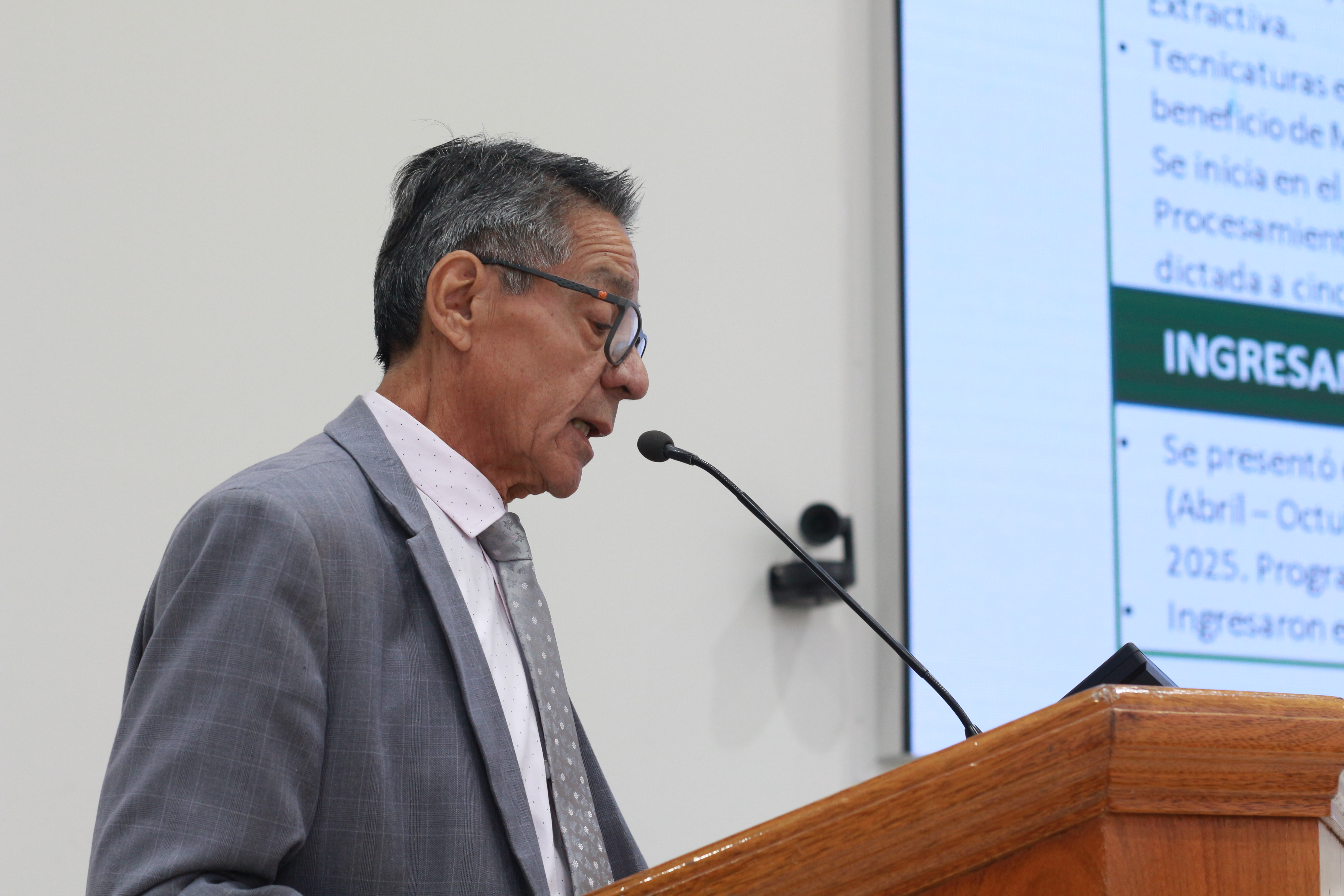 El decano  Fernández presentó la Memoria Anual de la Facultad de Ingeniería ante la Asamblea Universitaria