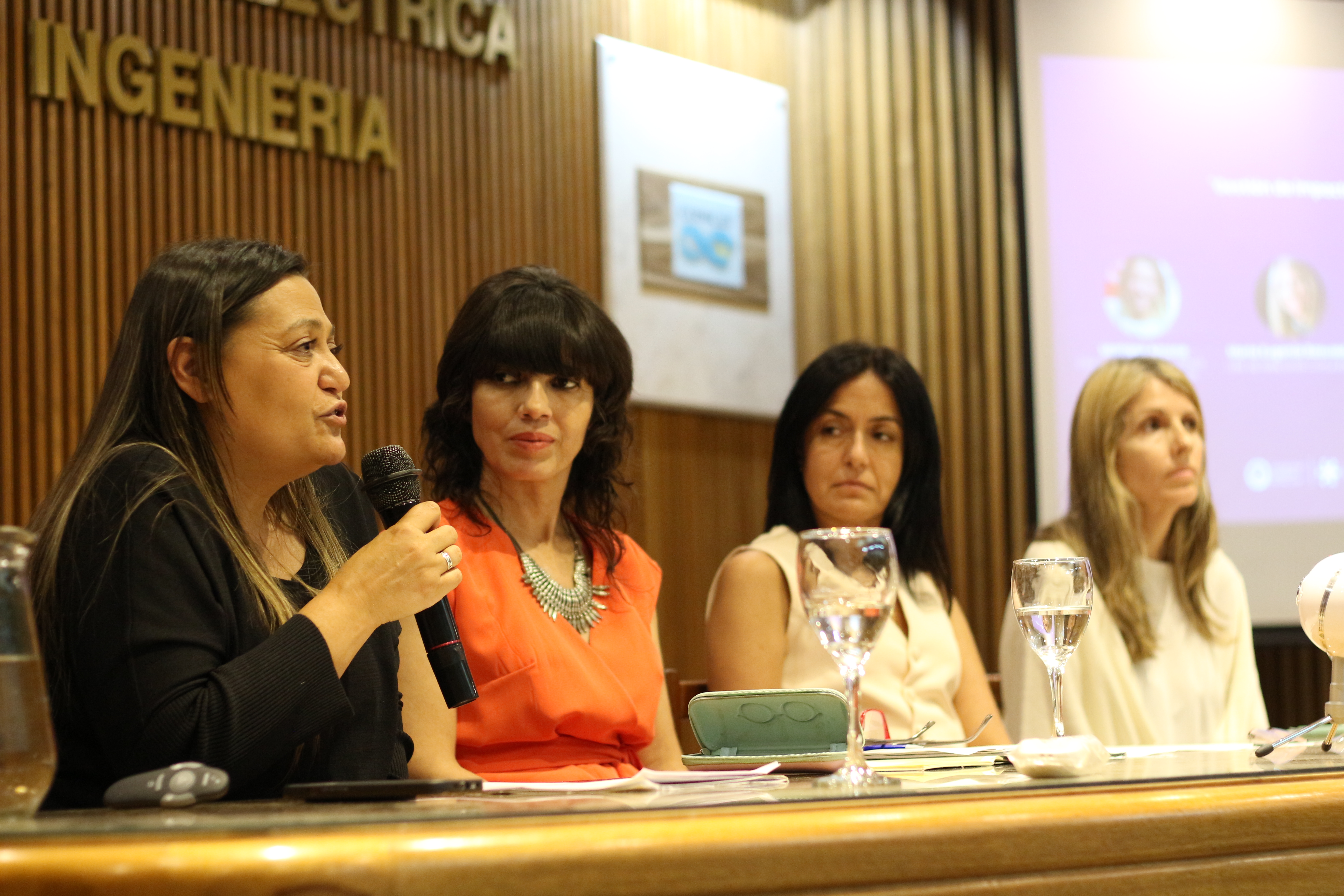 Se celebró una jornada para revalorizar el rol de la mujeres mineras