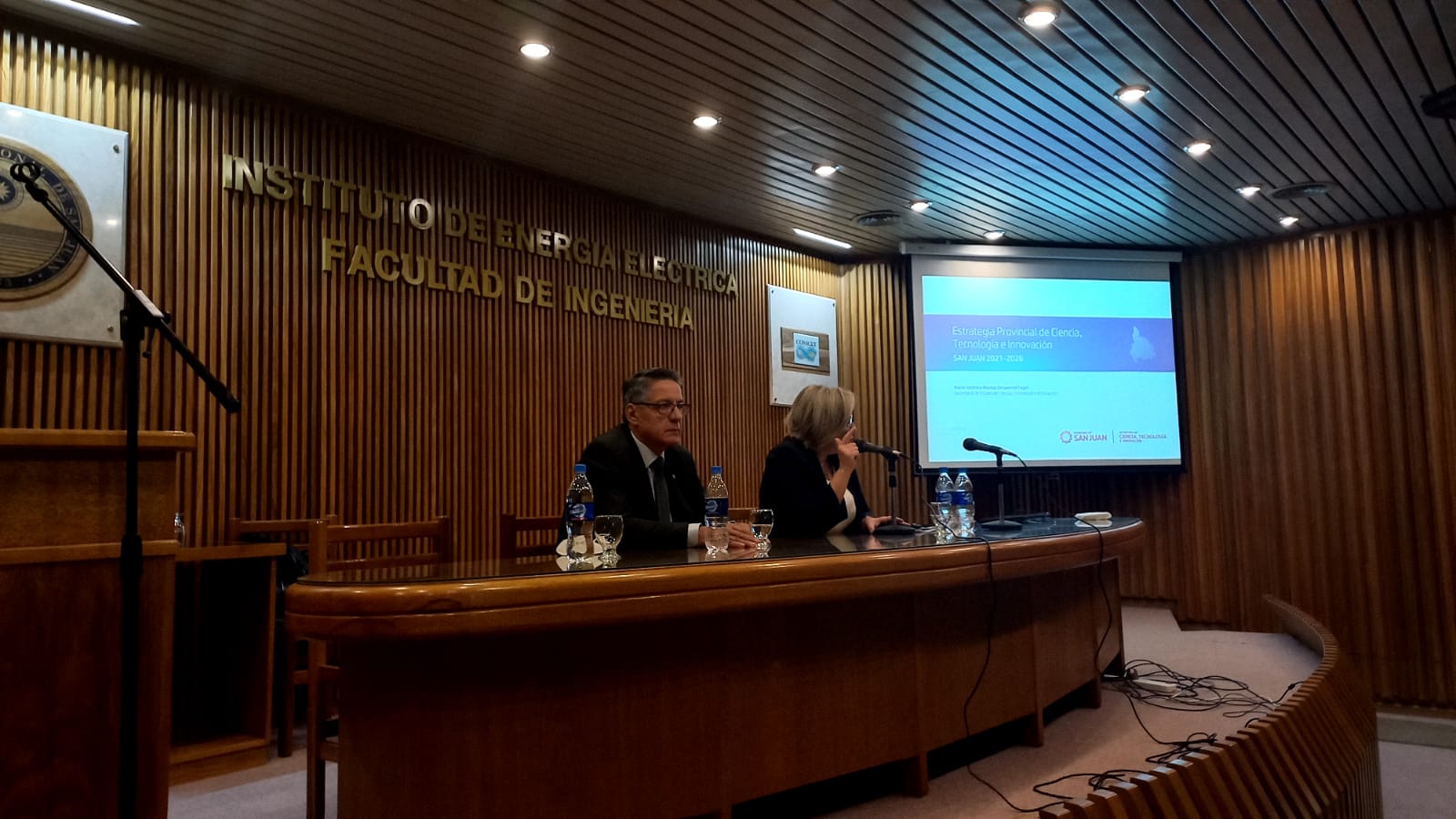 Charla informativa de SECITI sobre líneas de financiamiento y plataformas tecnológicas