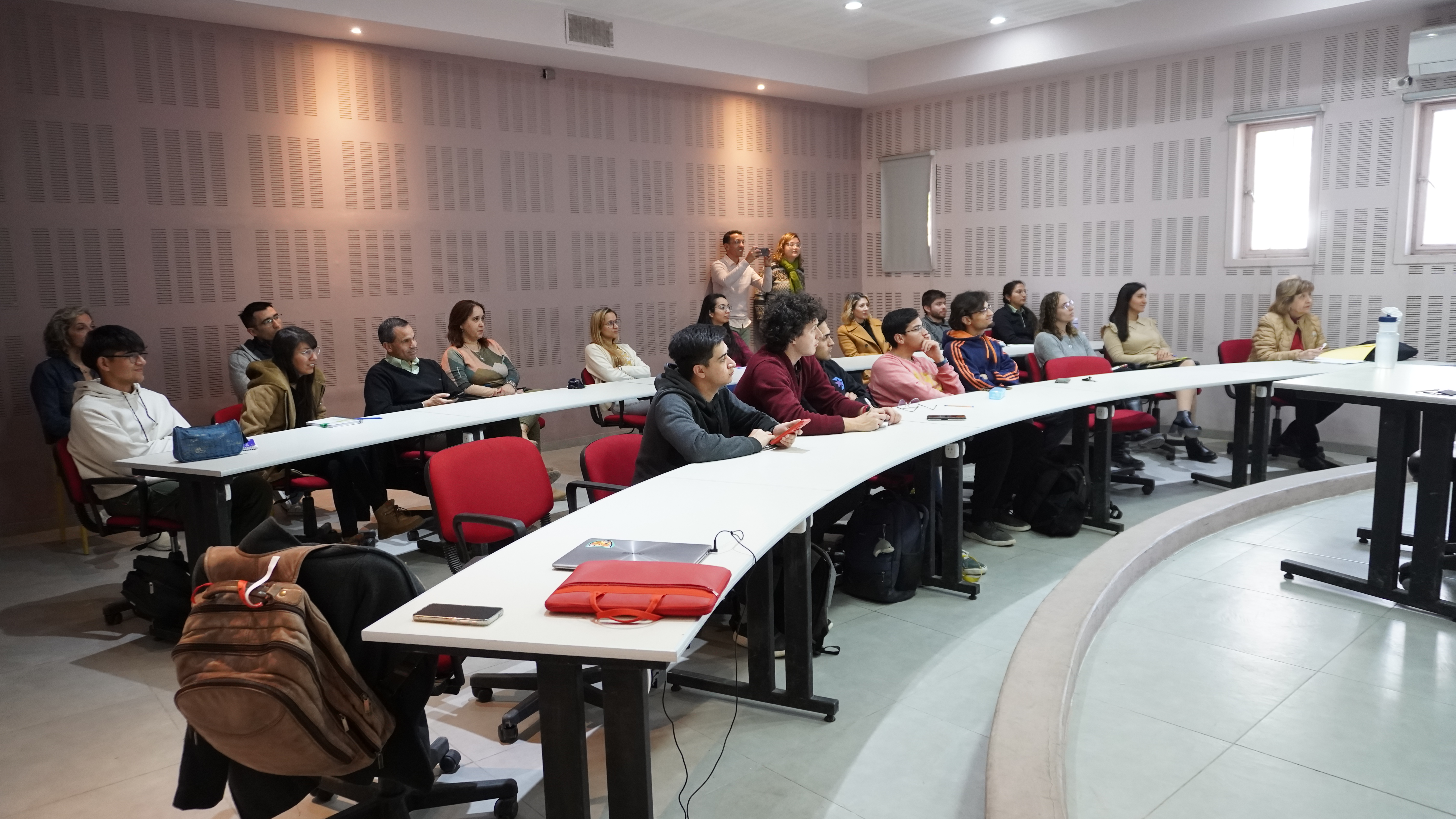 Docentes de la Universidade Federal de Itajubá de Brasil visitaron la FI para brindar charlas y estructurar acuerdos 