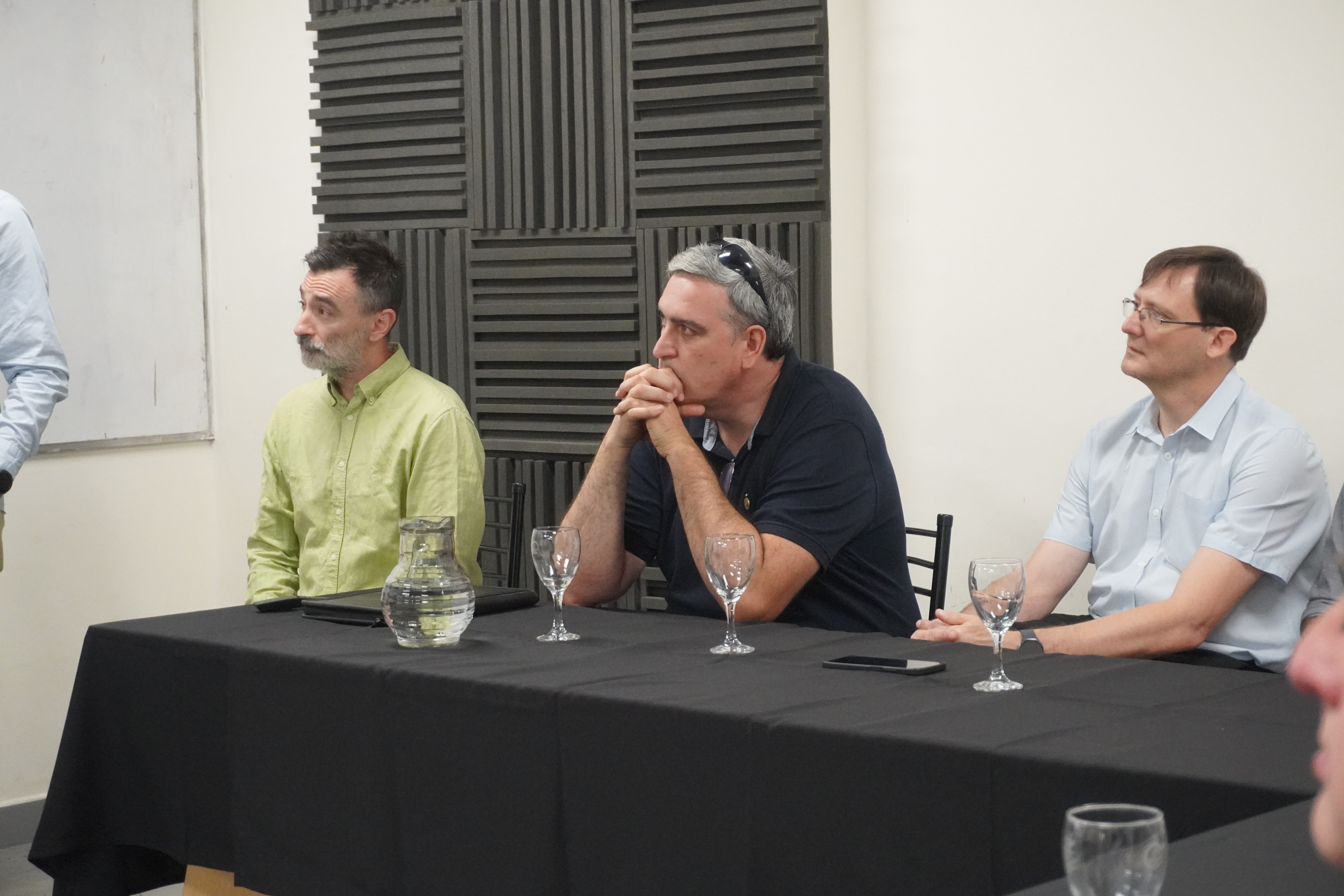 El observatorio internacional HERON arribó a la Facultad de Ingeniería para articular una factible instalación de un observatorio de neutrinos