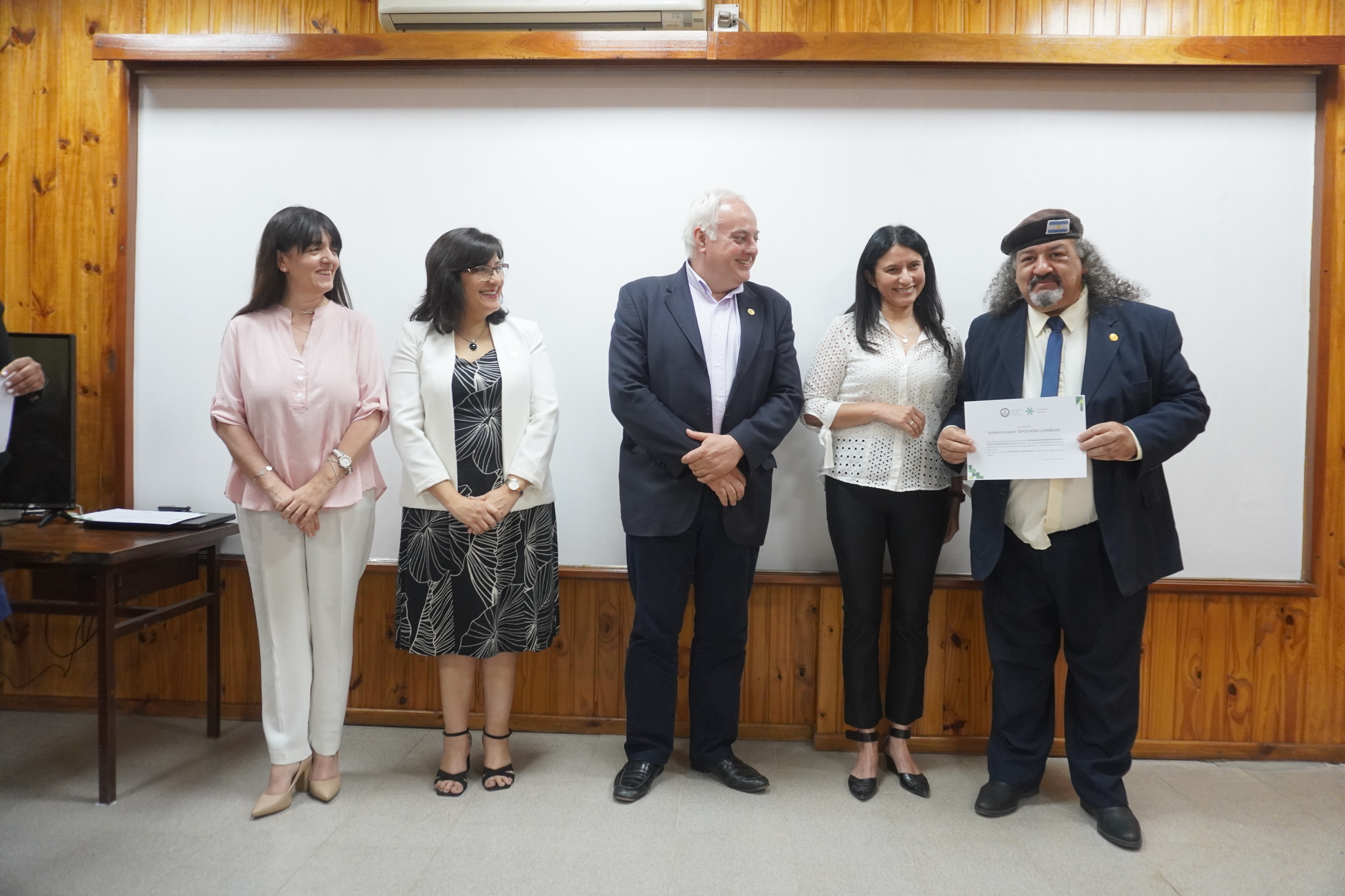 Entrega de certificados a la primera cohorte de la Diplomatura en Enseñanza en Carreras de Ingeniería