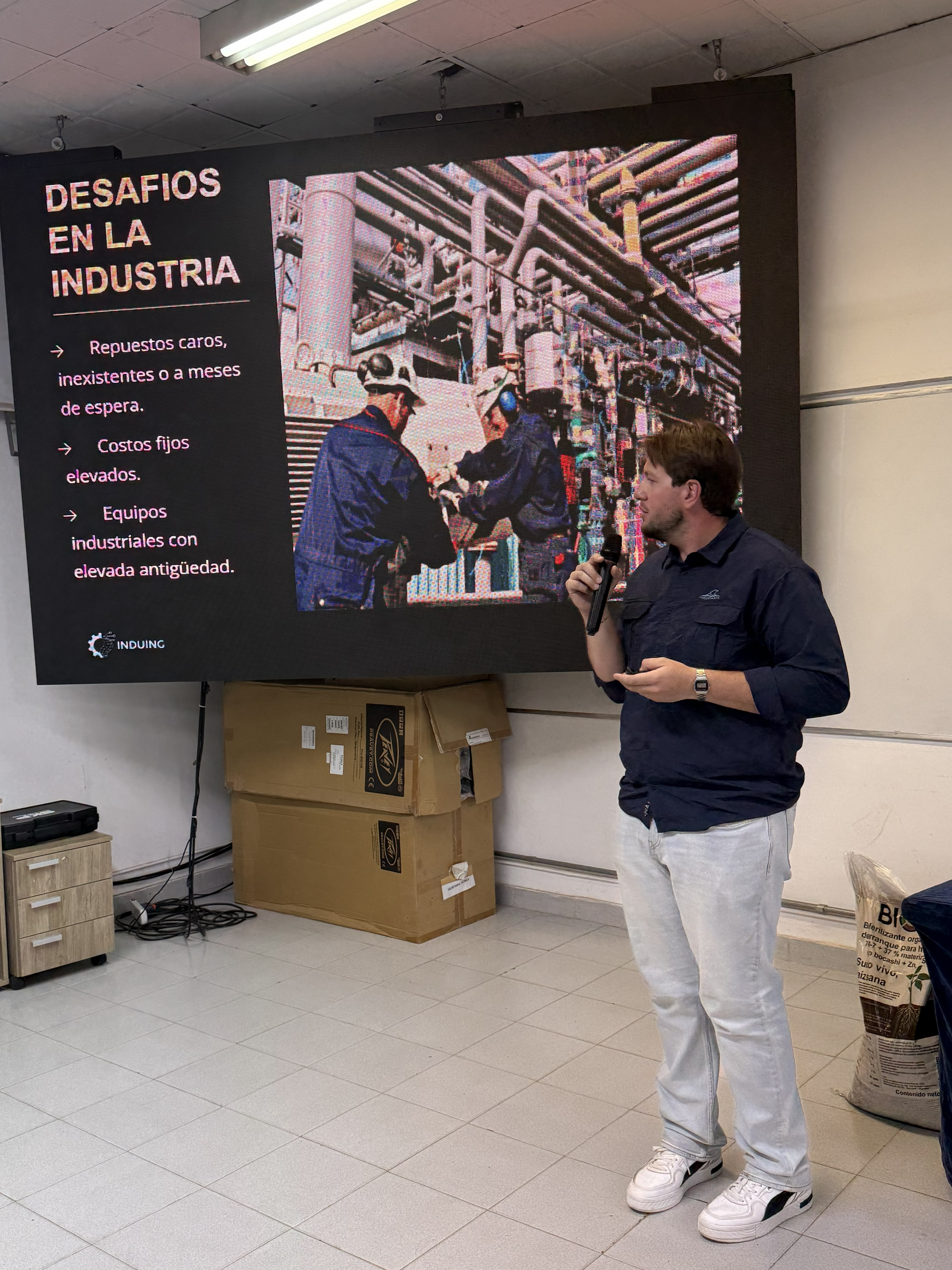 Estudiantes, egresados e investigadores de la FI presentaron sus proyectos finales del Programa Ingeniería Verde 2025