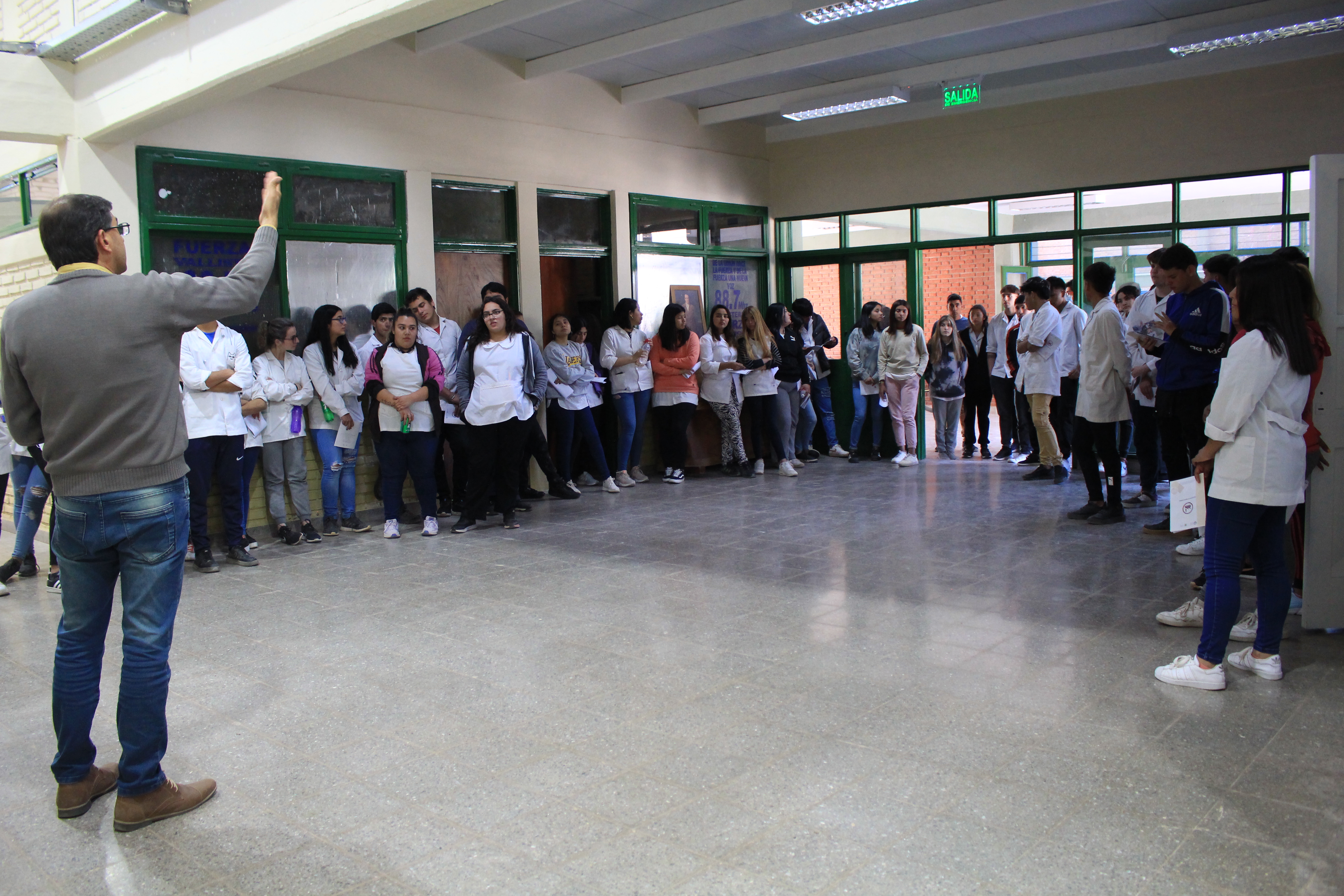 La FI visitó escuelas de Valle Fértil para mostrar su oferta educativa