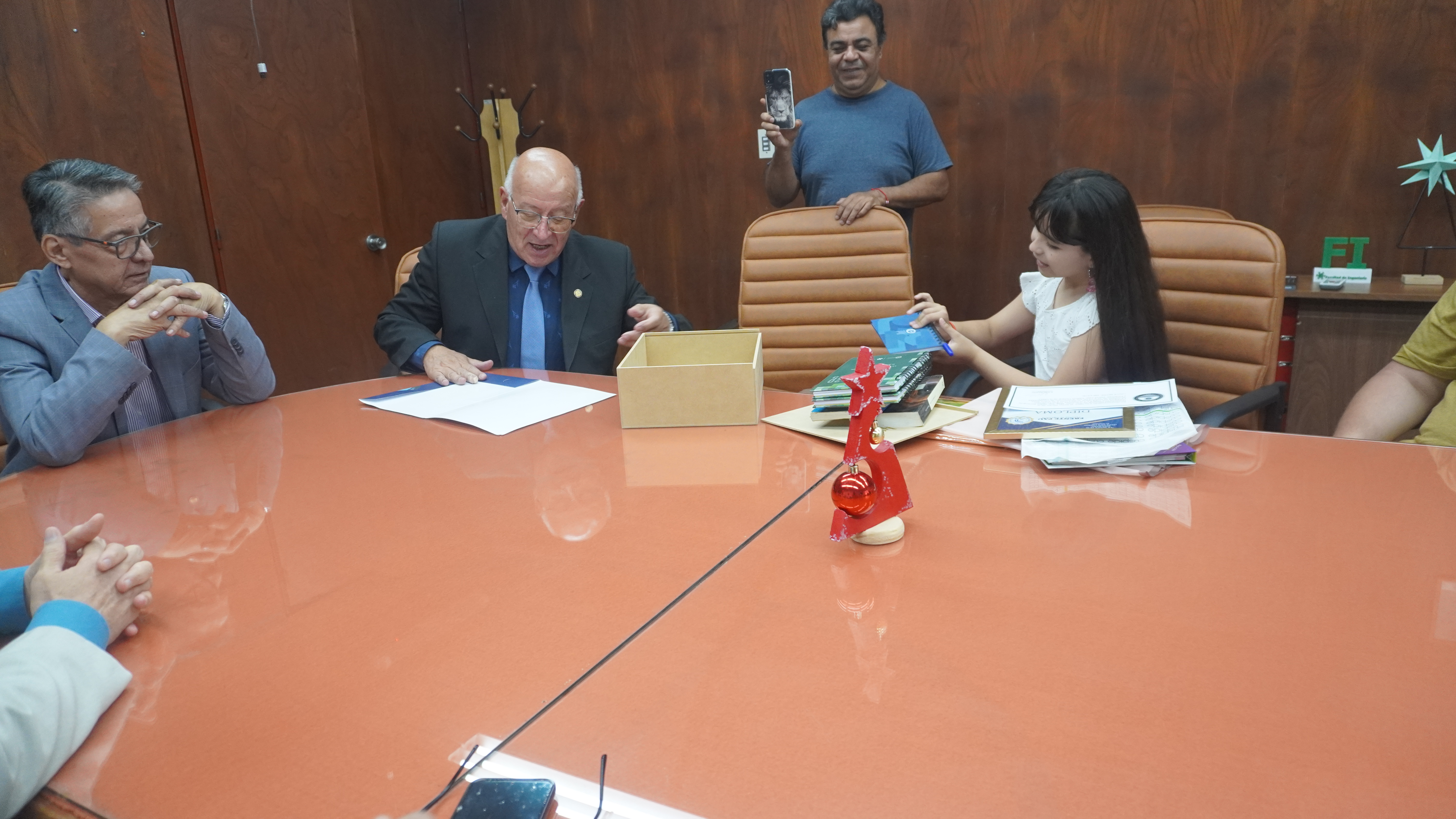 La FI y la UNSJ distinguieron a Sofía, la sanjuanina de 9 años que leyó más de 200 libros