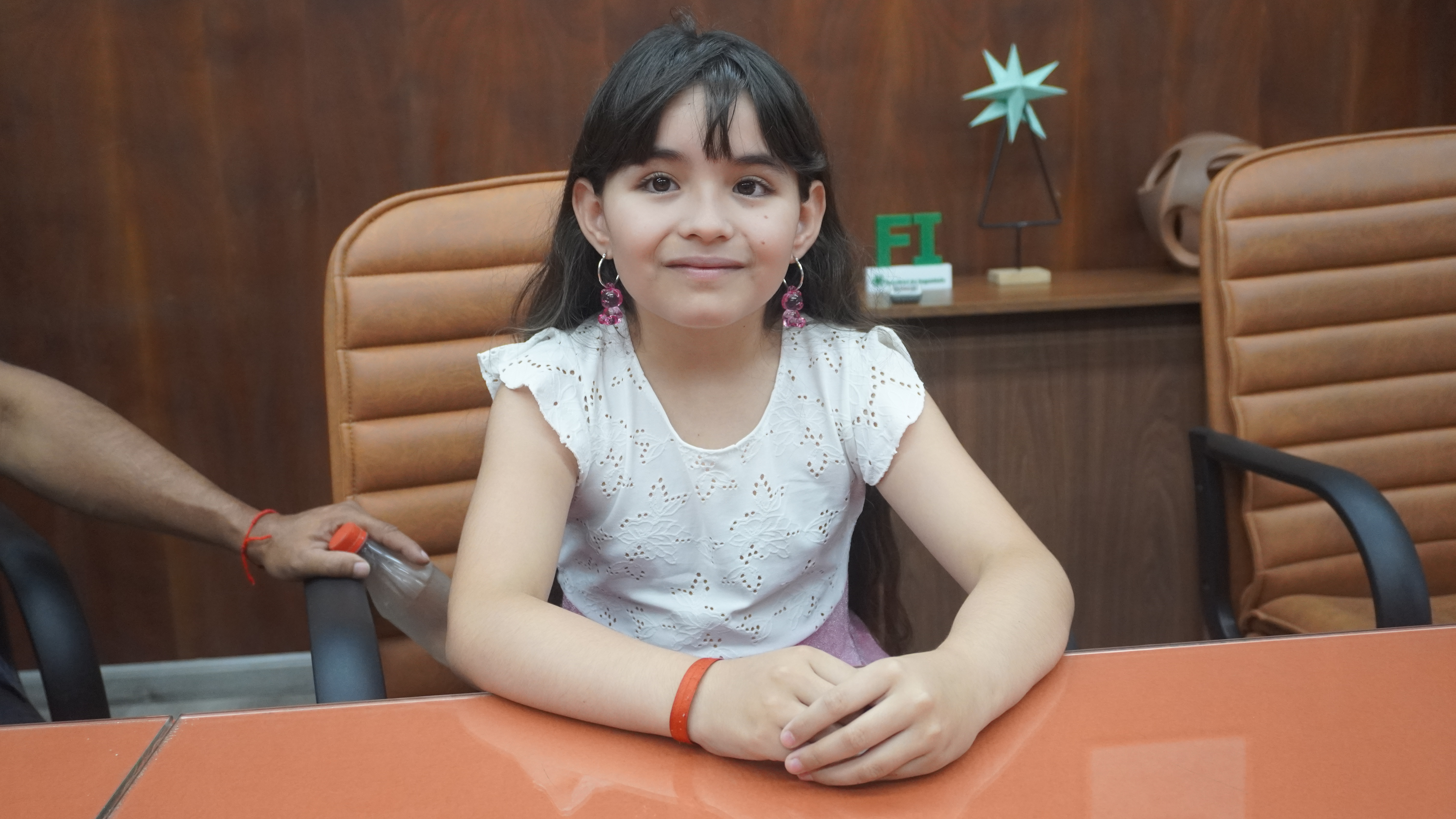 La FI y la UNSJ distinguieron a Sofía, la sanjuanina de 9 años que leyó más de 200 libros