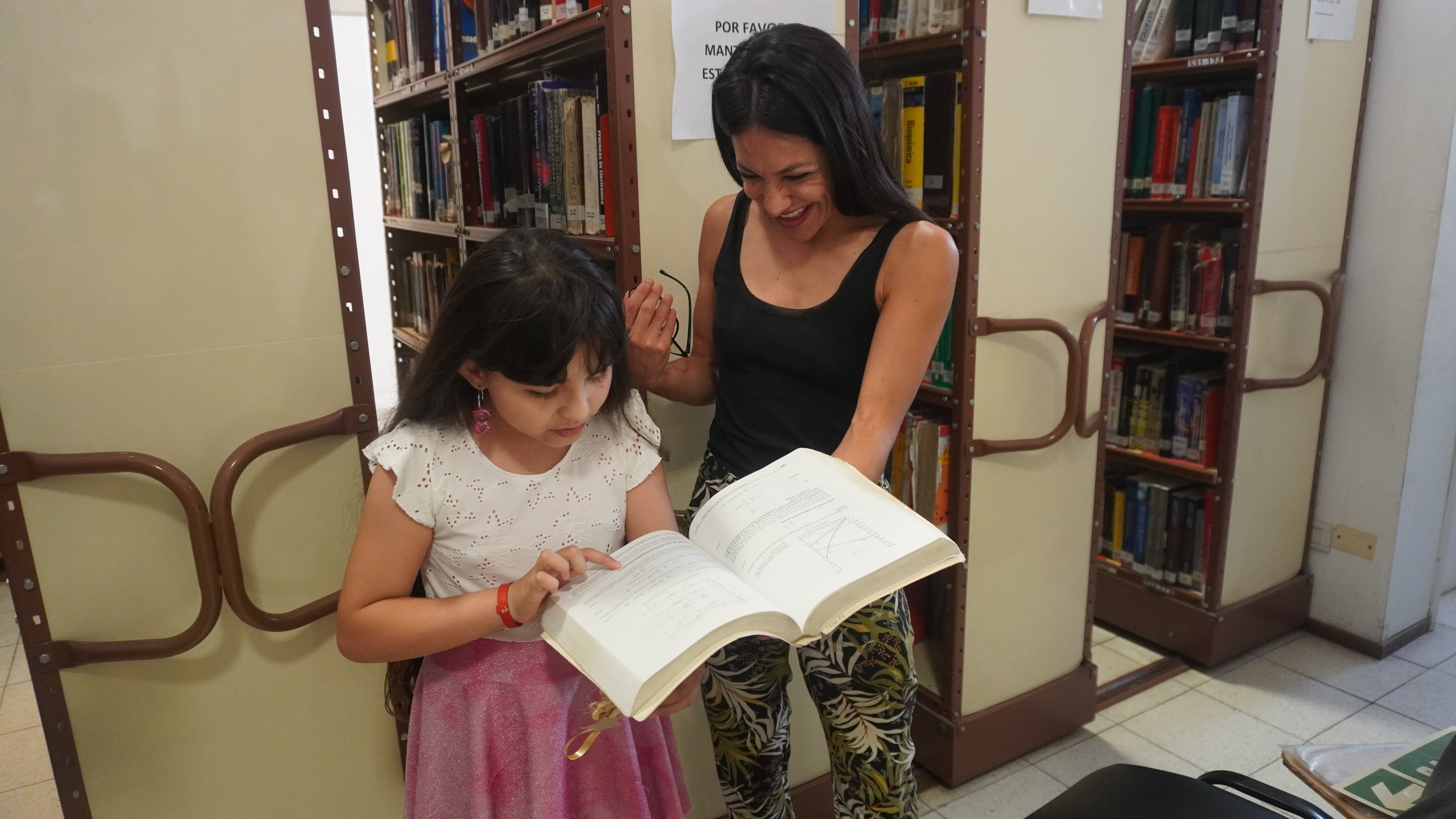 La FI y la UNSJ distinguieron a Sofía, la sanjuanina de 9 años que leyó más de 200 libros