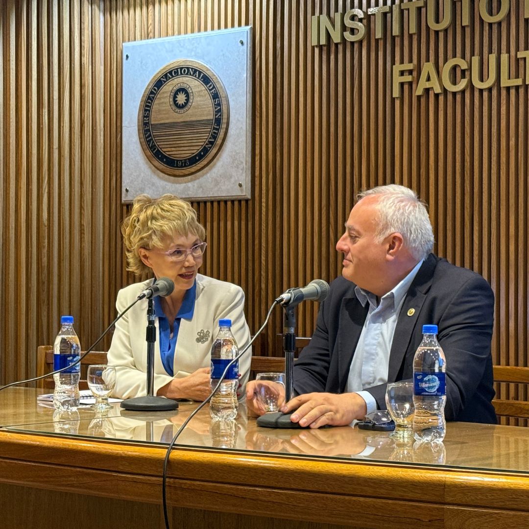 La Facultad de Ingeniería recibió a la directora de la Casa Rusa en Argentina 