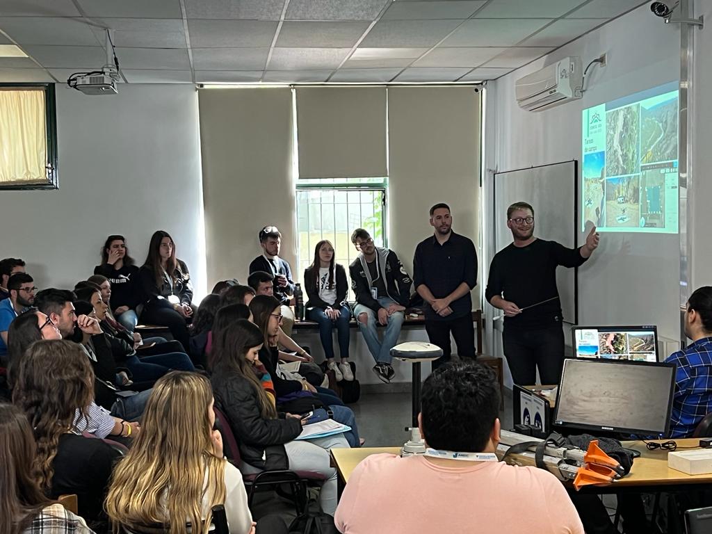 Actividades de la Escuela de Caminos de Montaña en el Congreso Nacional de Estudiantes de Ingeniería Civil 