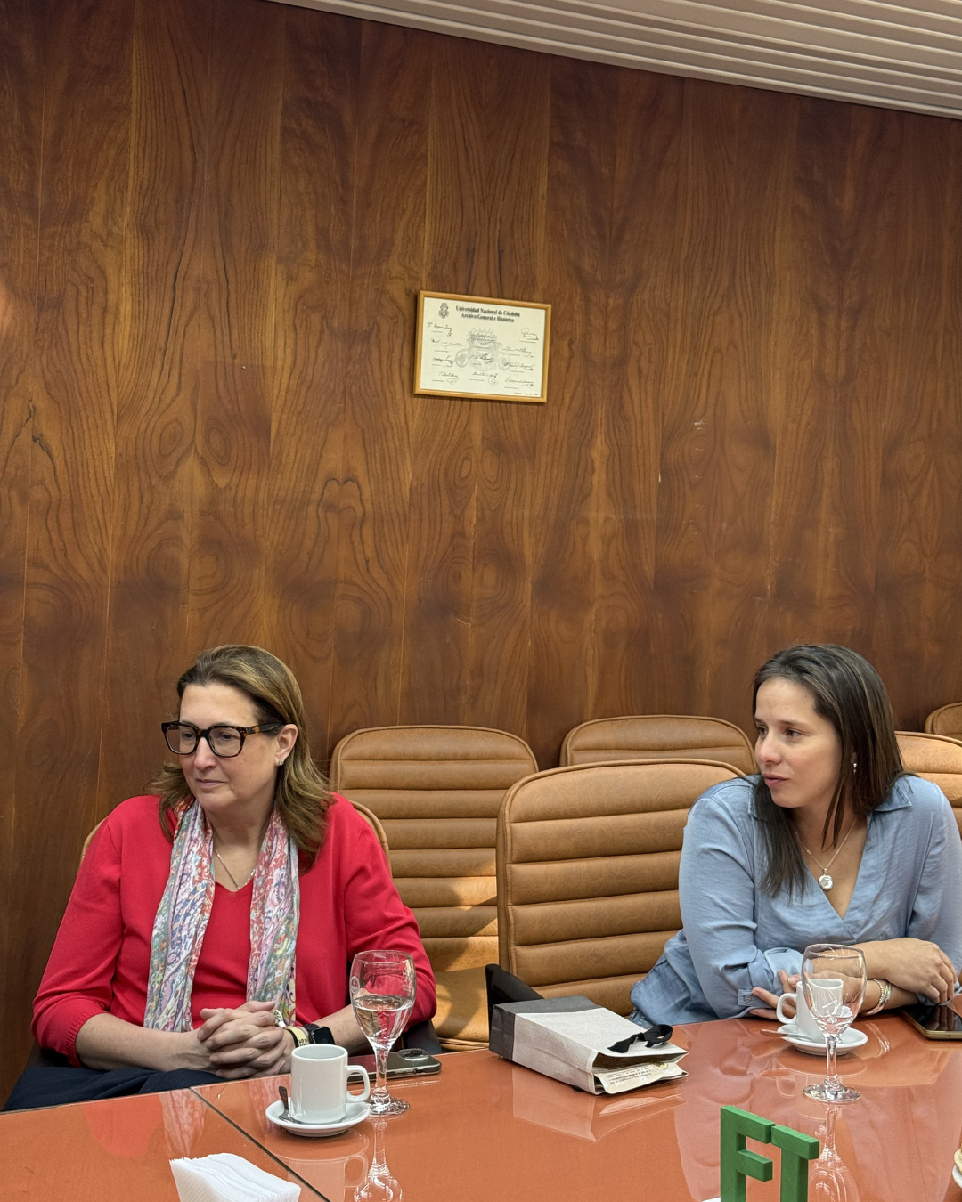 La Facultad de Ingeniería recibió la visita del embajador de Panamá en Argentina